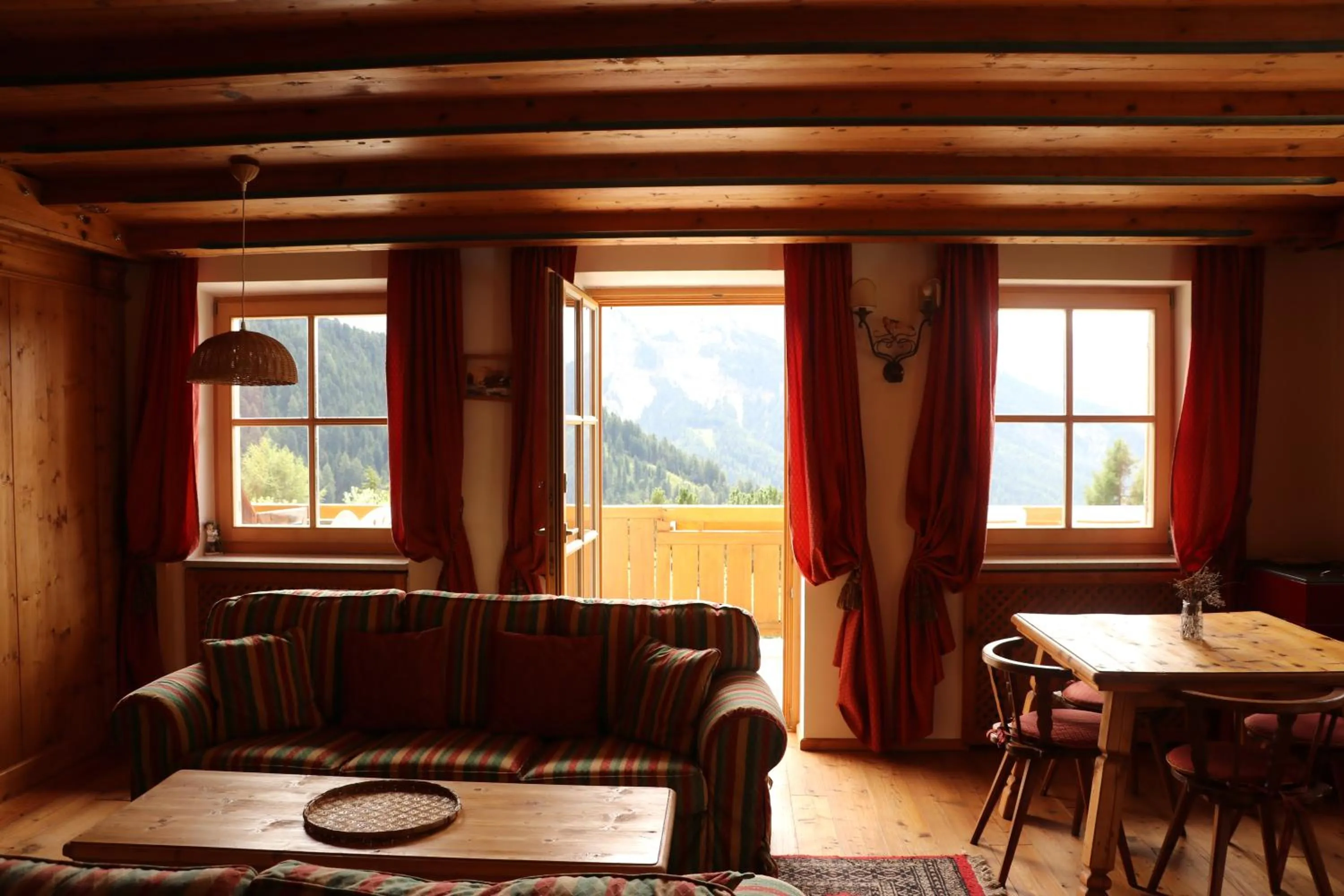 Seating area in PLOSE Parkhotel & Residence