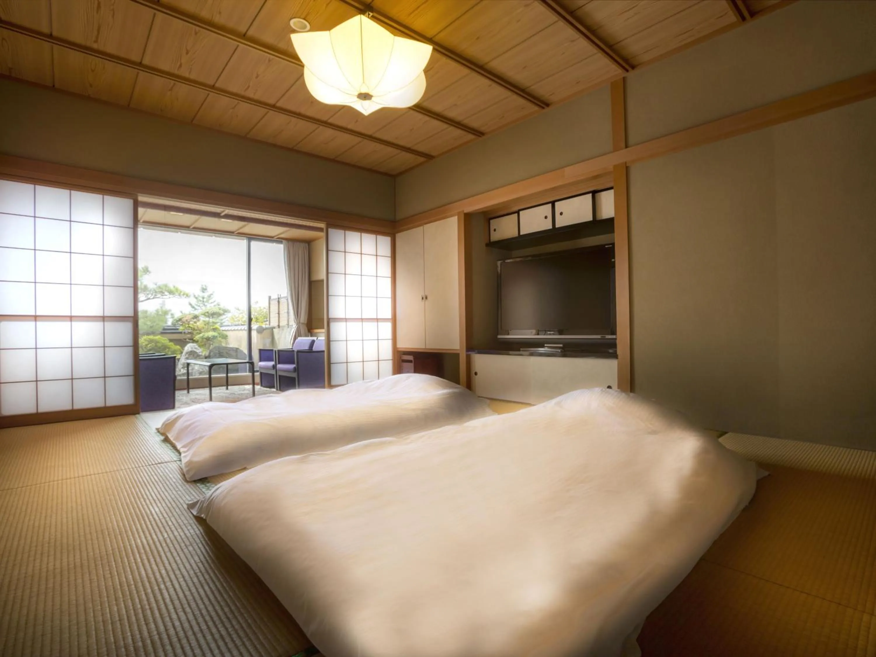 Photo of the whole room, Bed in Awara No Yado Yagi