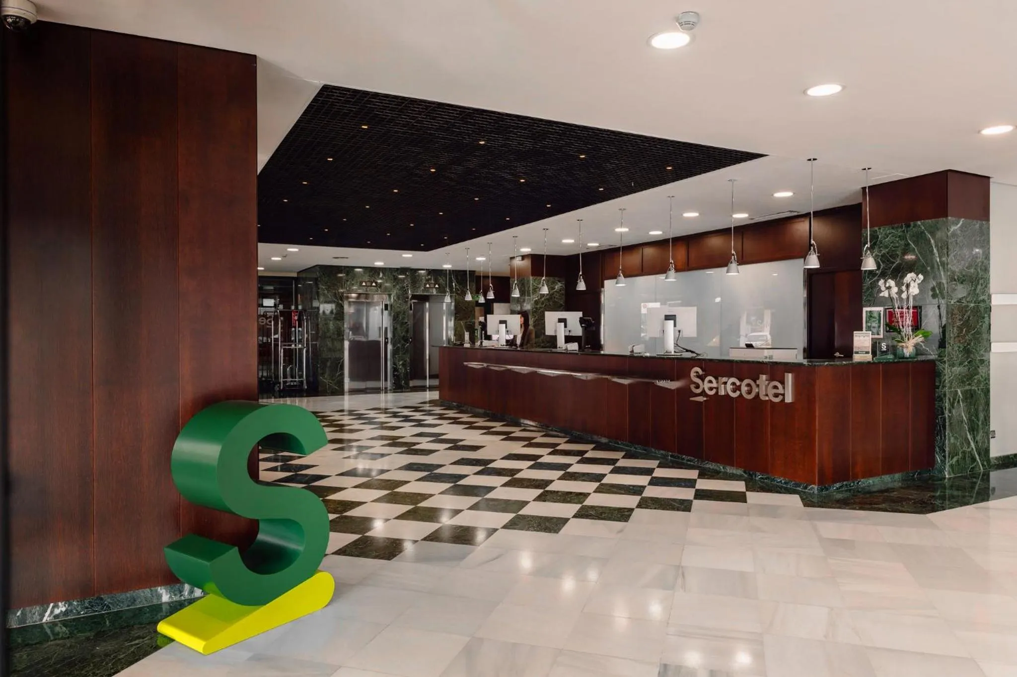 Lobby or reception in Sercotel Amistad Murcia