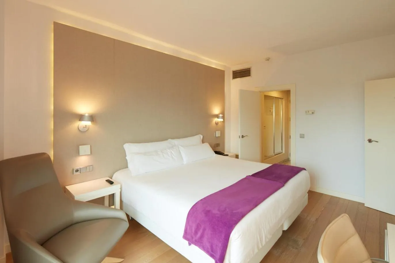 Photo of the whole room, Bed in Sercotel Amistad Murcia