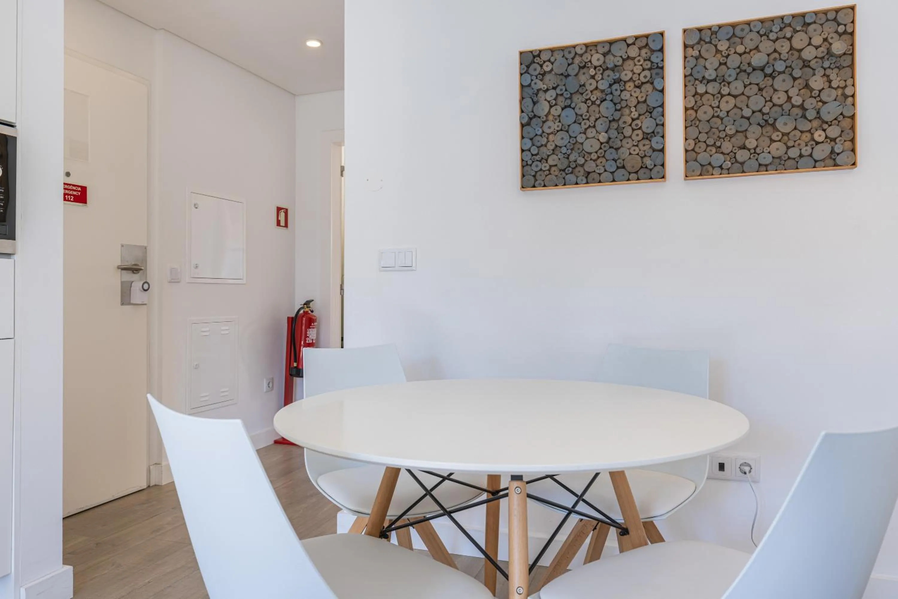 Dining area in Garcia 28 by LovelyStay