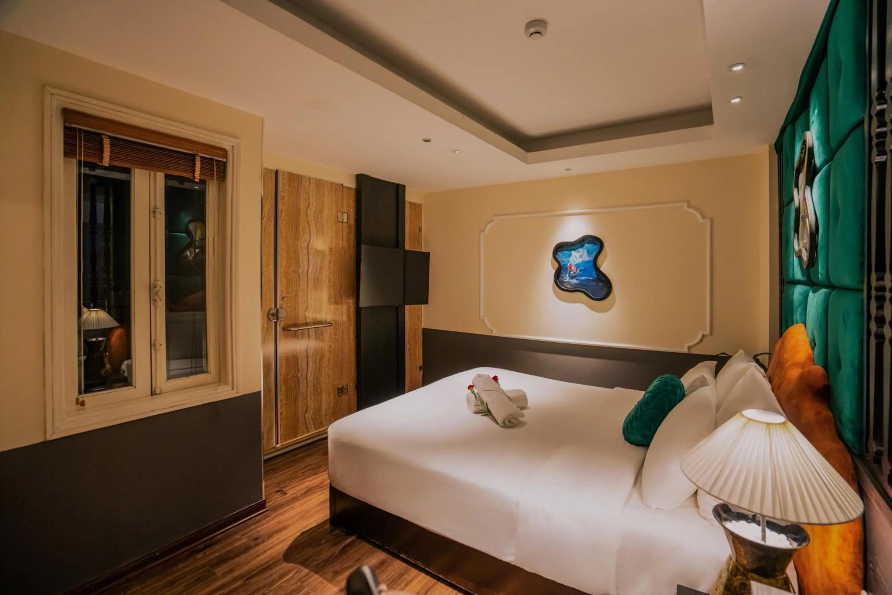 Bed in Hanoi Center Silk Classic Hotel & Travel