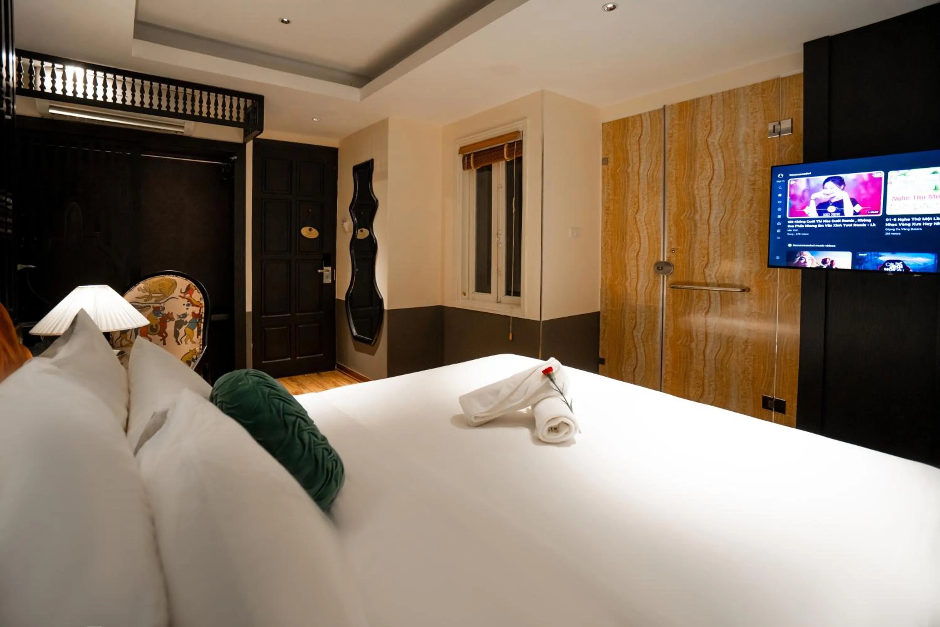 Bed in Hanoi Center Silk Classic Hotel & Travel