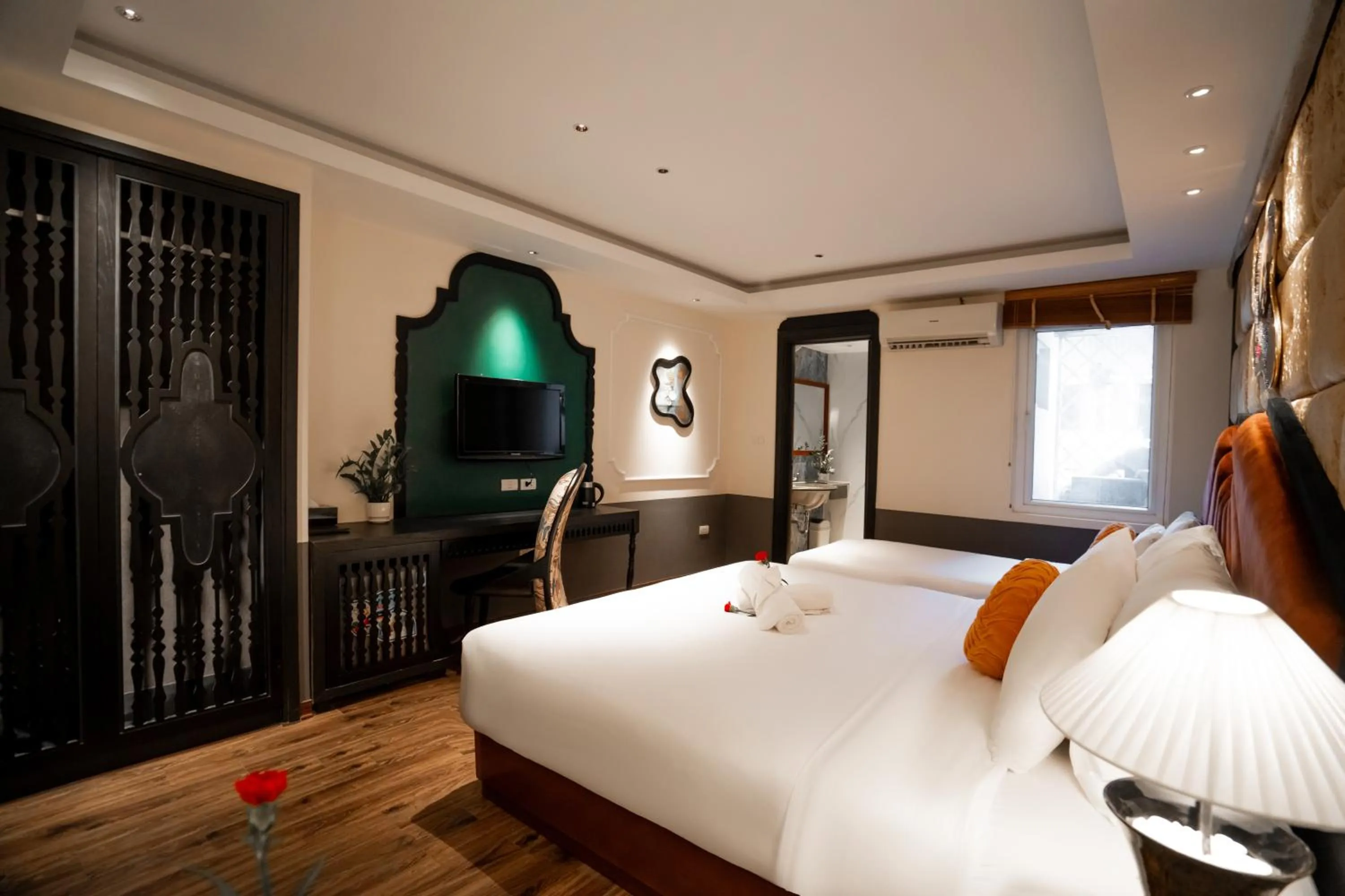 Bed in Hanoi Center Silk Classic Hotel & Travel