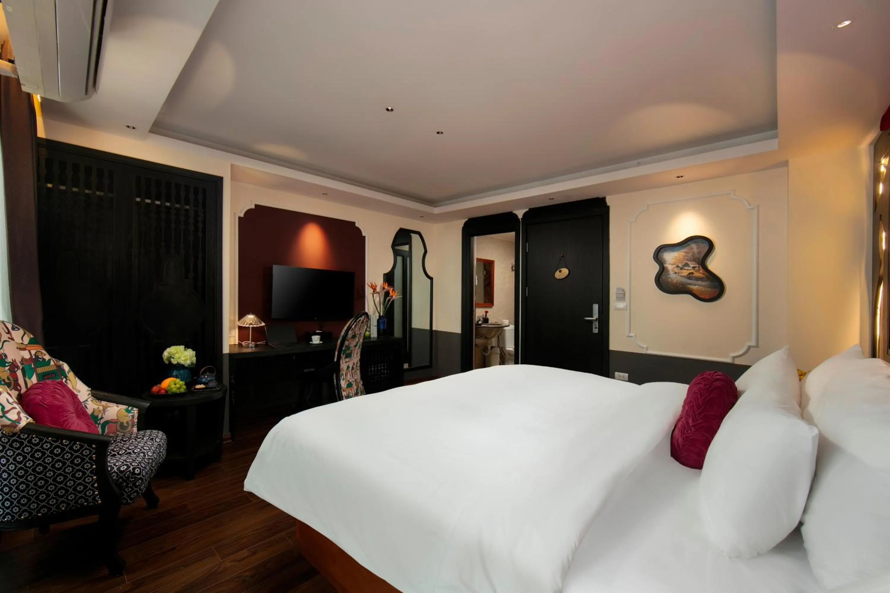 Bed in Hanoi Center Silk Classic Hotel & Travel