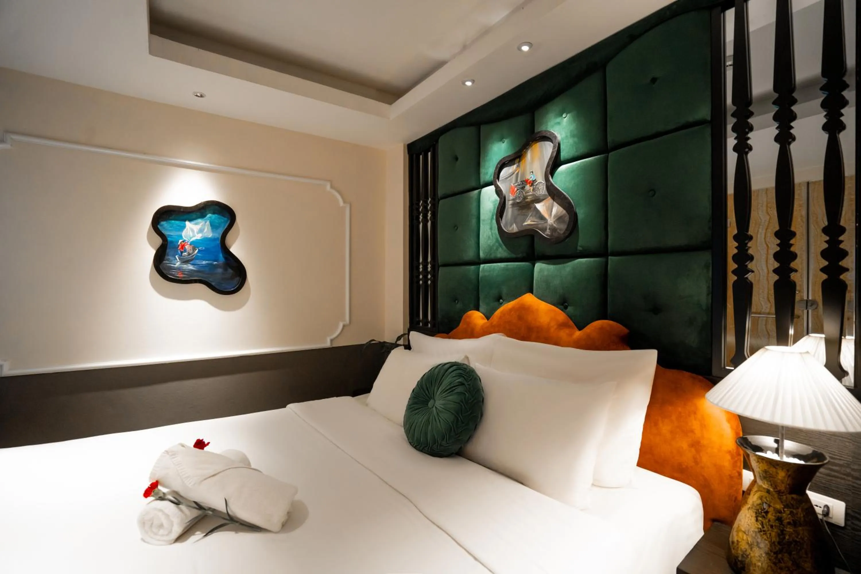 Bed in Hanoi Center Silk Classic Hotel & Travel