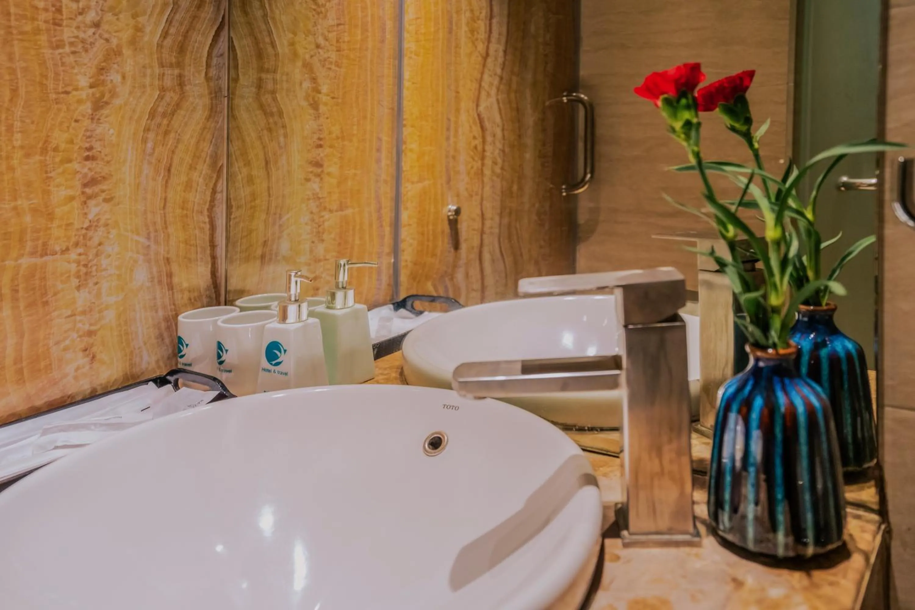 Bathroom in Hanoi Center Silk Classic Hotel & Travel