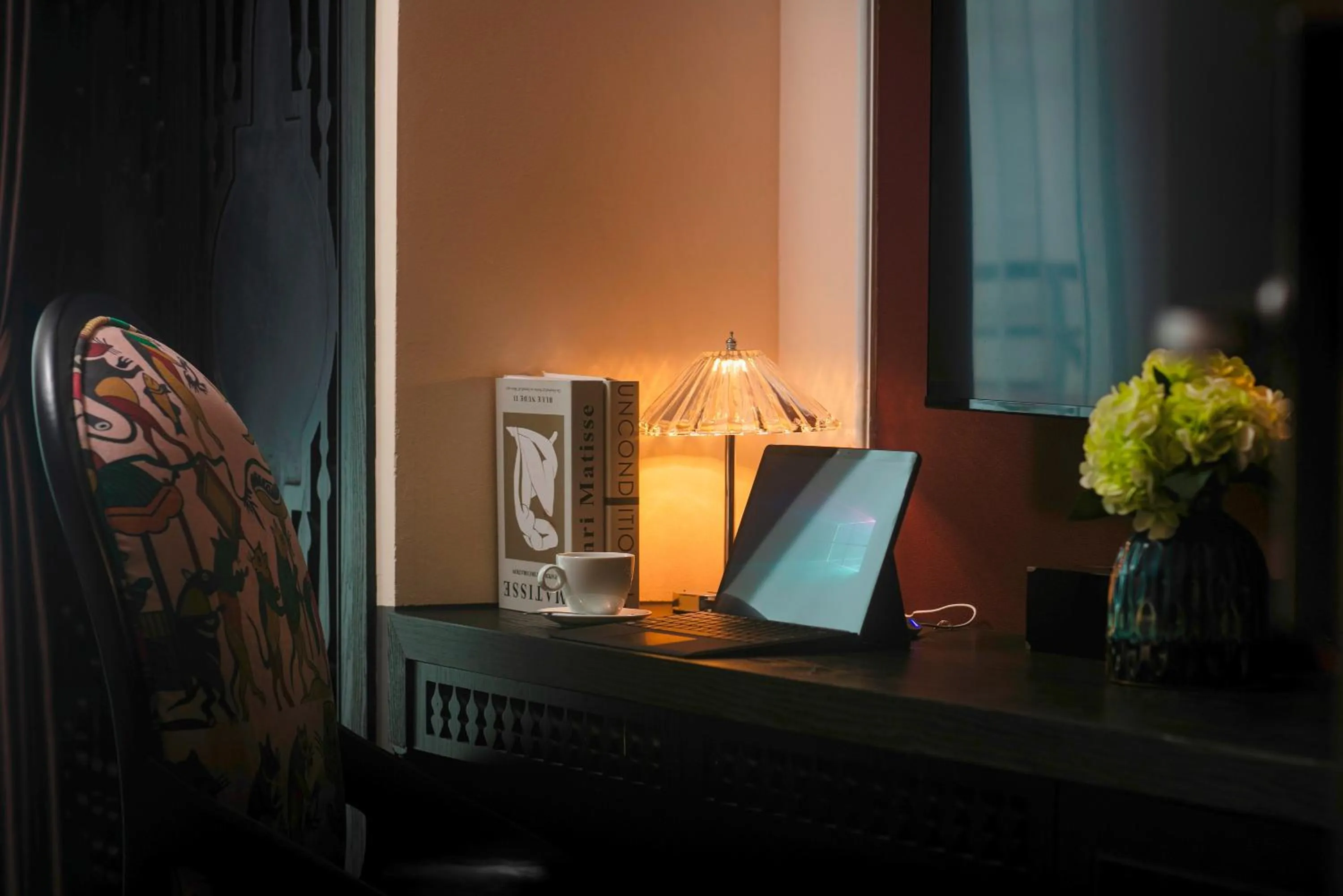 Seating area in Hanoi Center Silk Classic Hotel & Travel