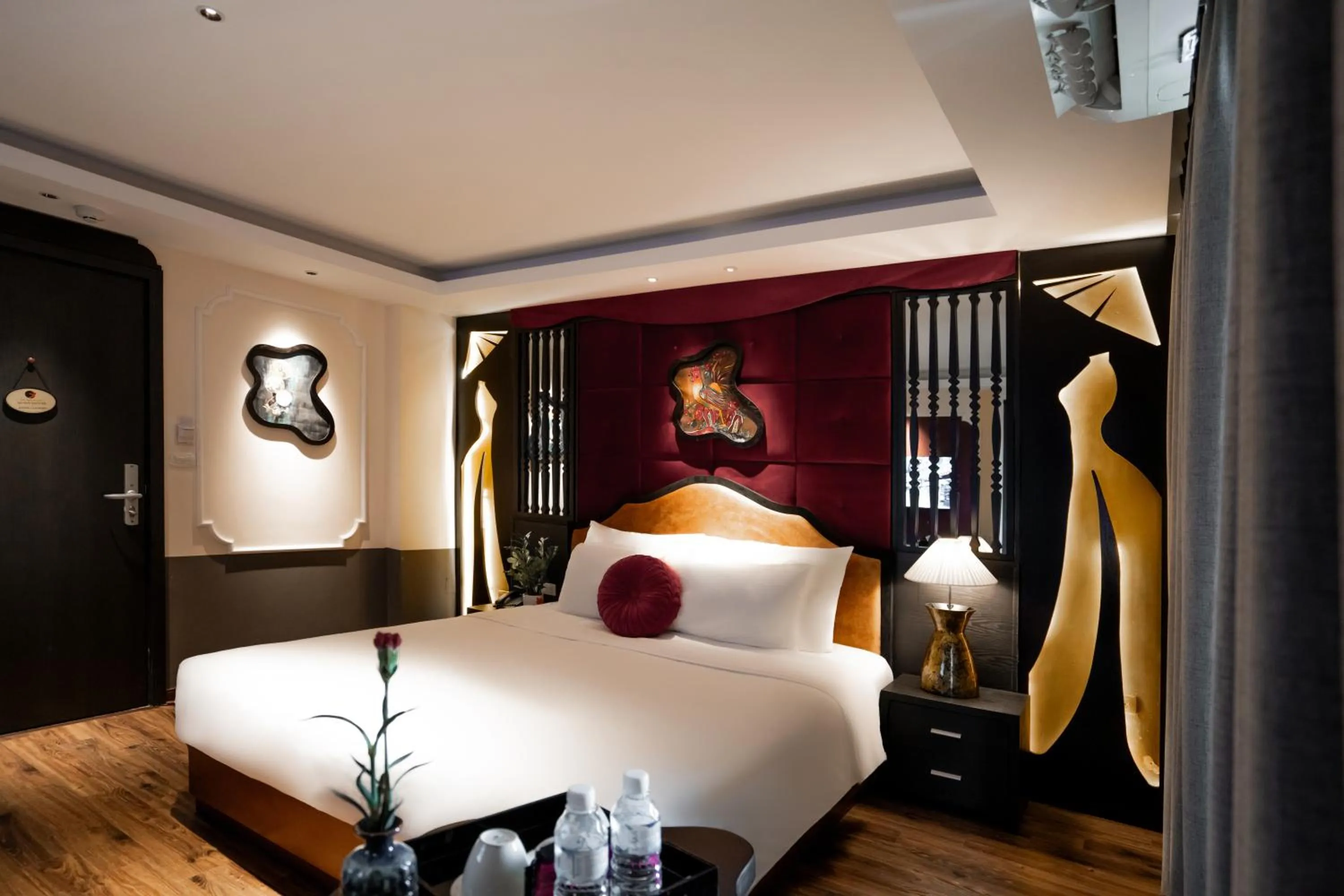 Bed in Hanoi Center Silk Classic Hotel & Travel