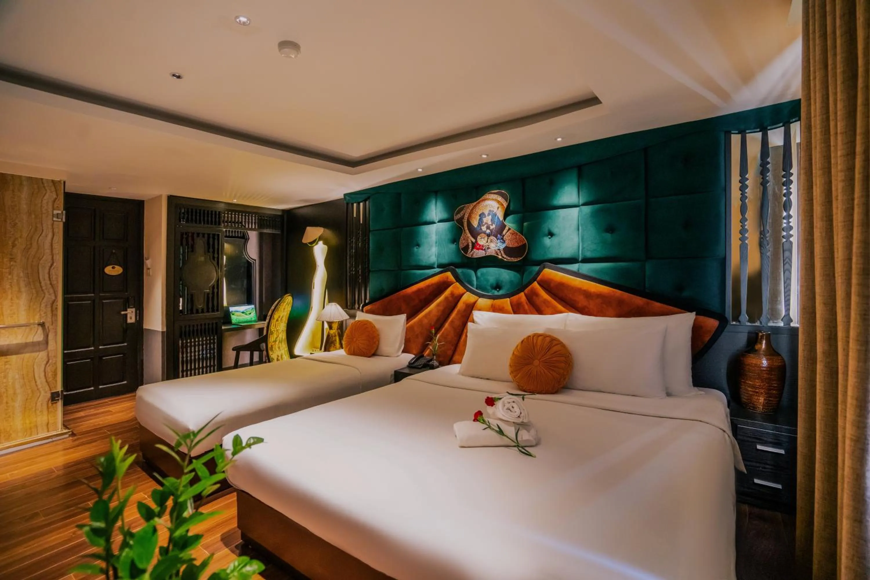 Bed in Hanoi Center Silk Classic Hotel & Travel