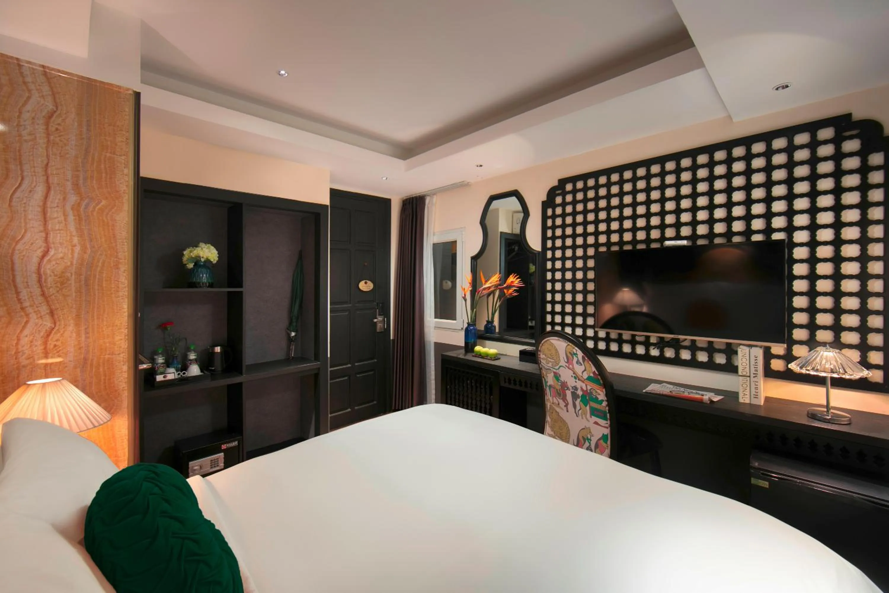 Bed in Hanoi Center Silk Classic Hotel & Travel