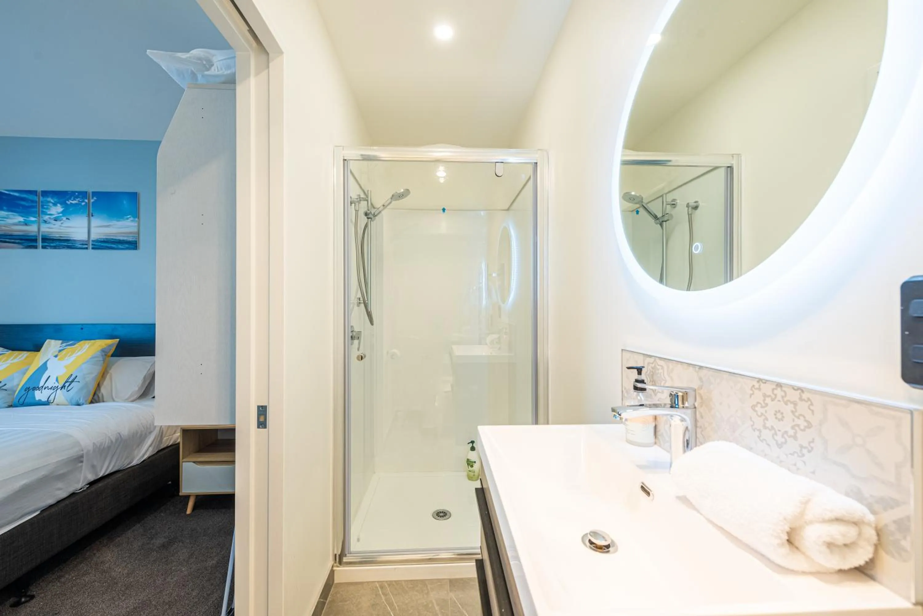 Bathroom, Bed in 37 Galaxy B