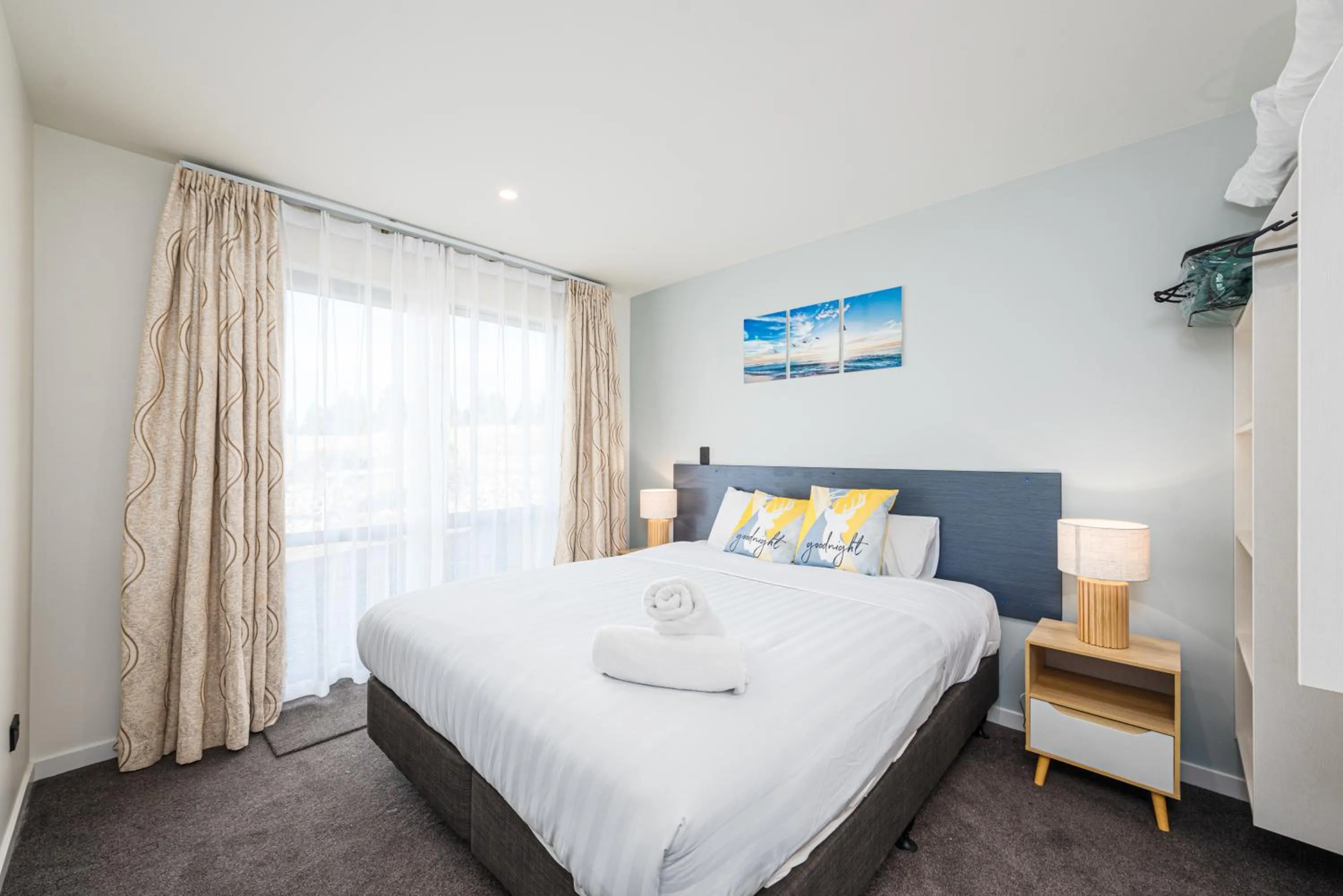 Bedroom, Bed in 37 Galaxy B