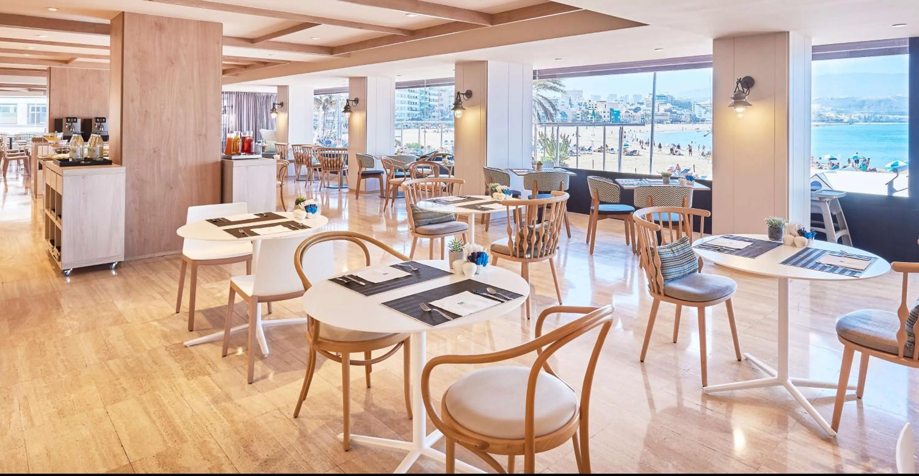 Restaurant/places to eat in NH Imperial Playa