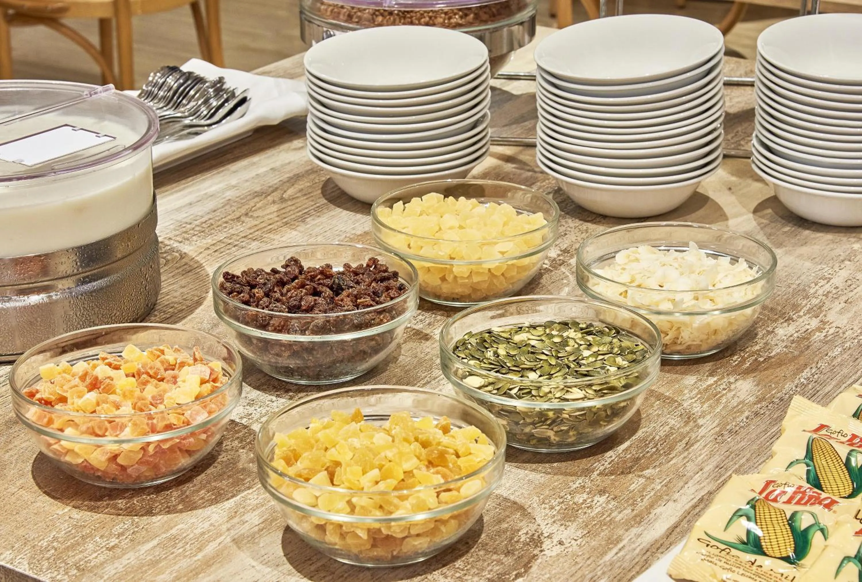 Restaurant/places to eat in NH Las Palmas Playa las Canteras