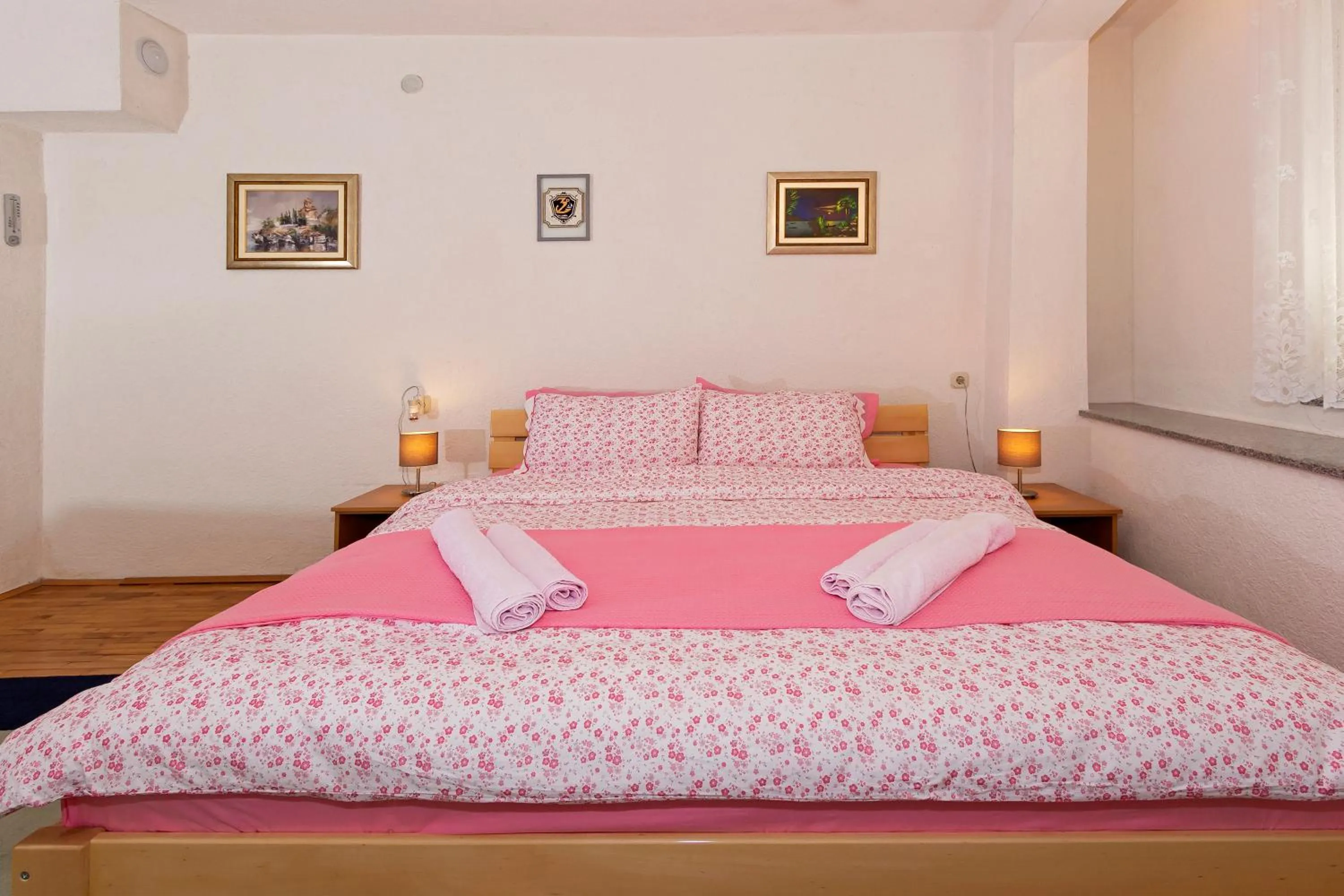 Bed in Bogdanoski Studios & Guest Rooms