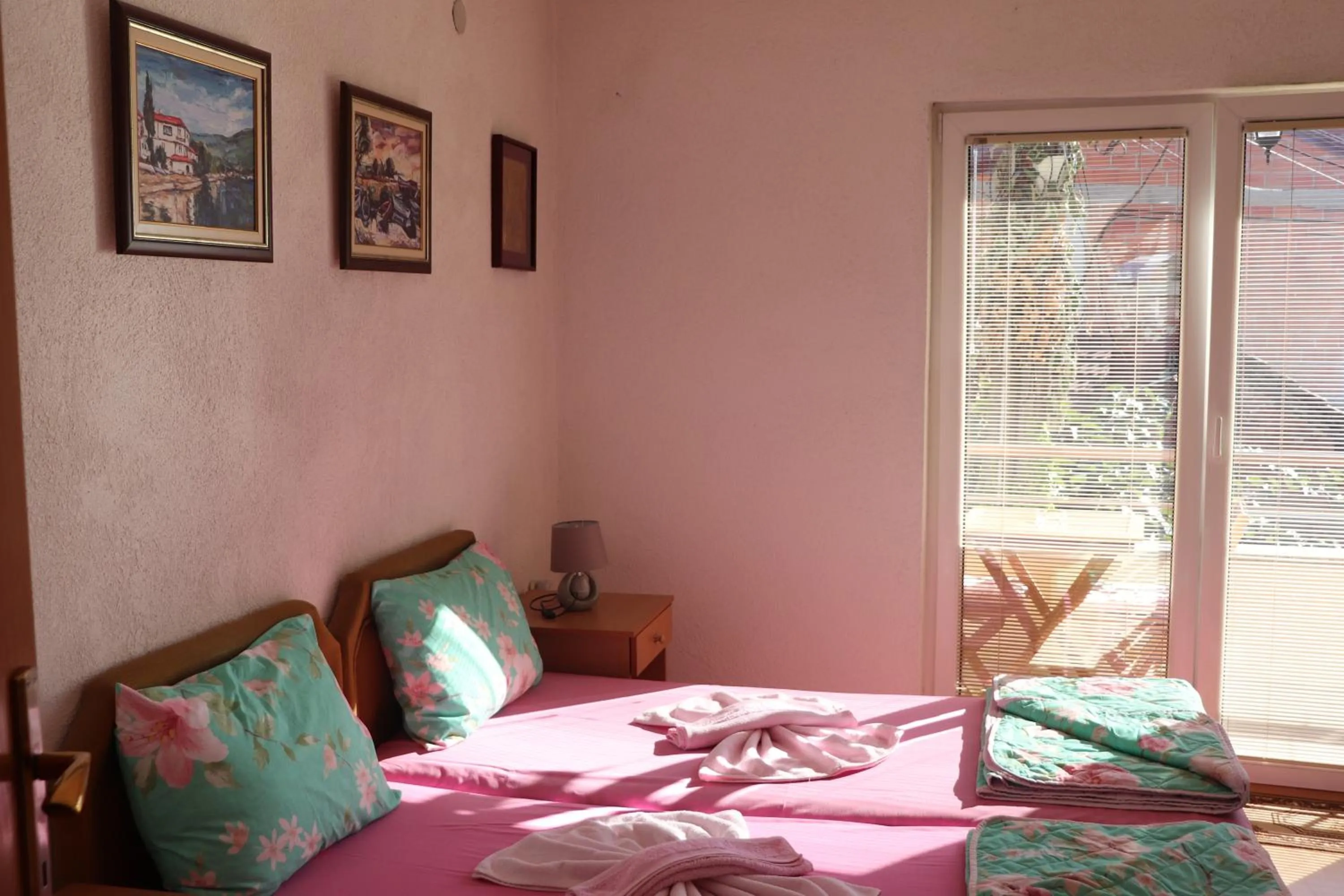 Bed in Bogdanoski Studios & Guest Rooms