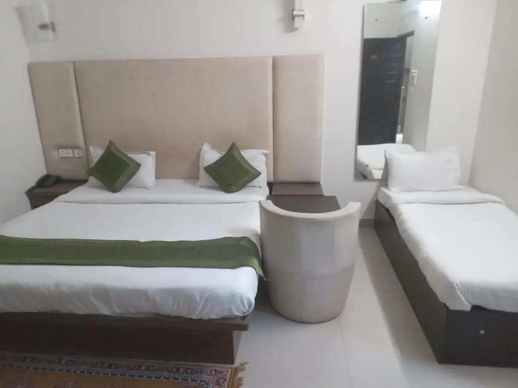 Bed in Mani Ram Palace Hotel & Restaurant