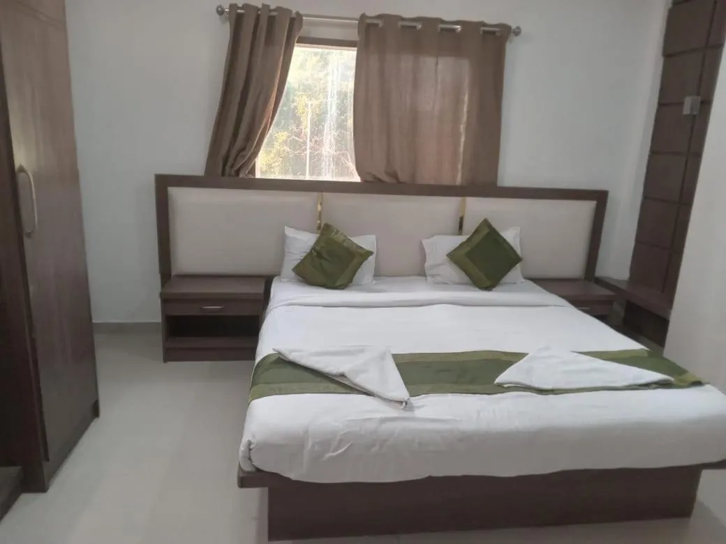Bed in Mani Ram Palace Hotel & Restaurant