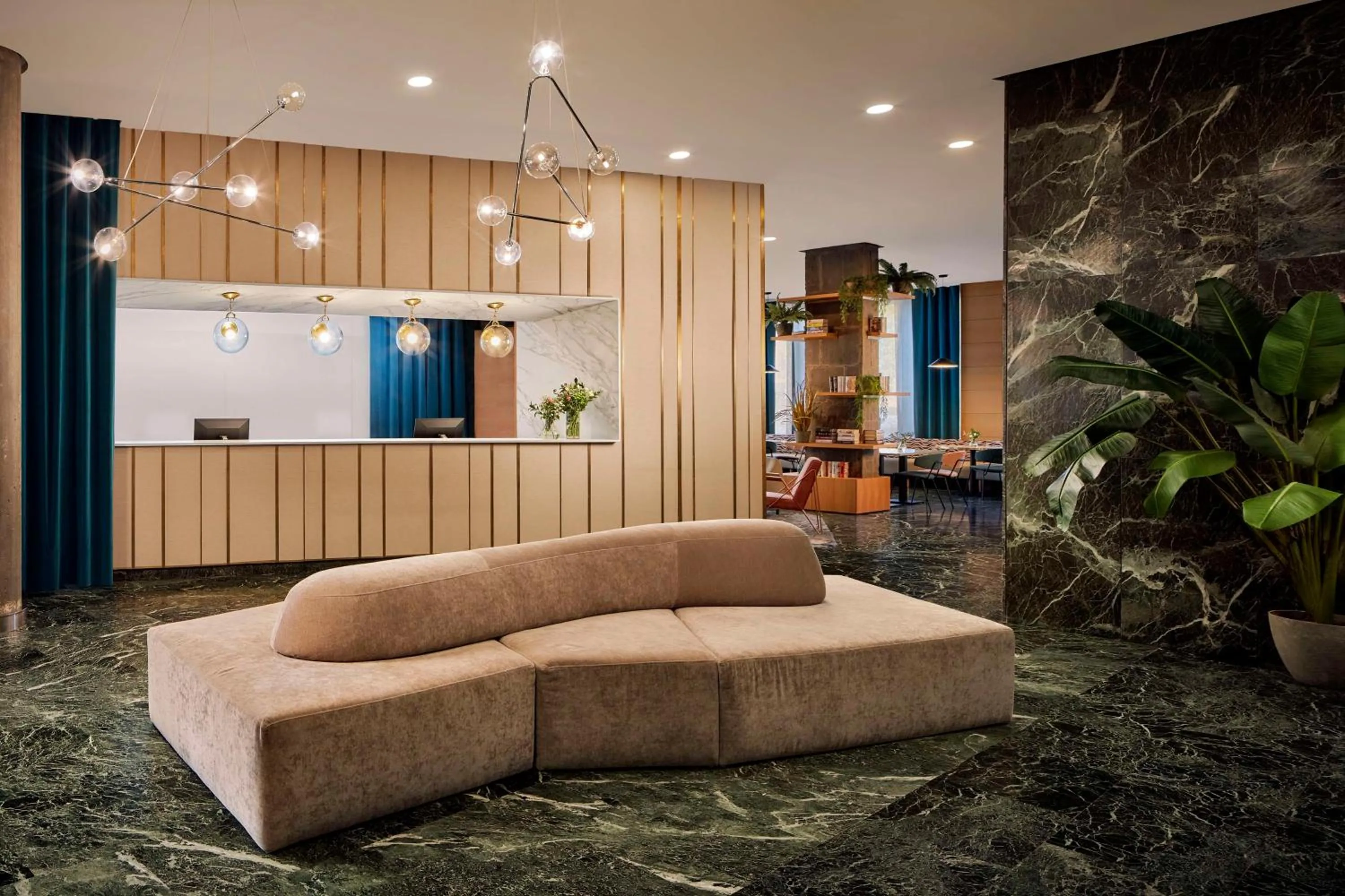 Lobby or reception in NH Ciudad de Cuenca