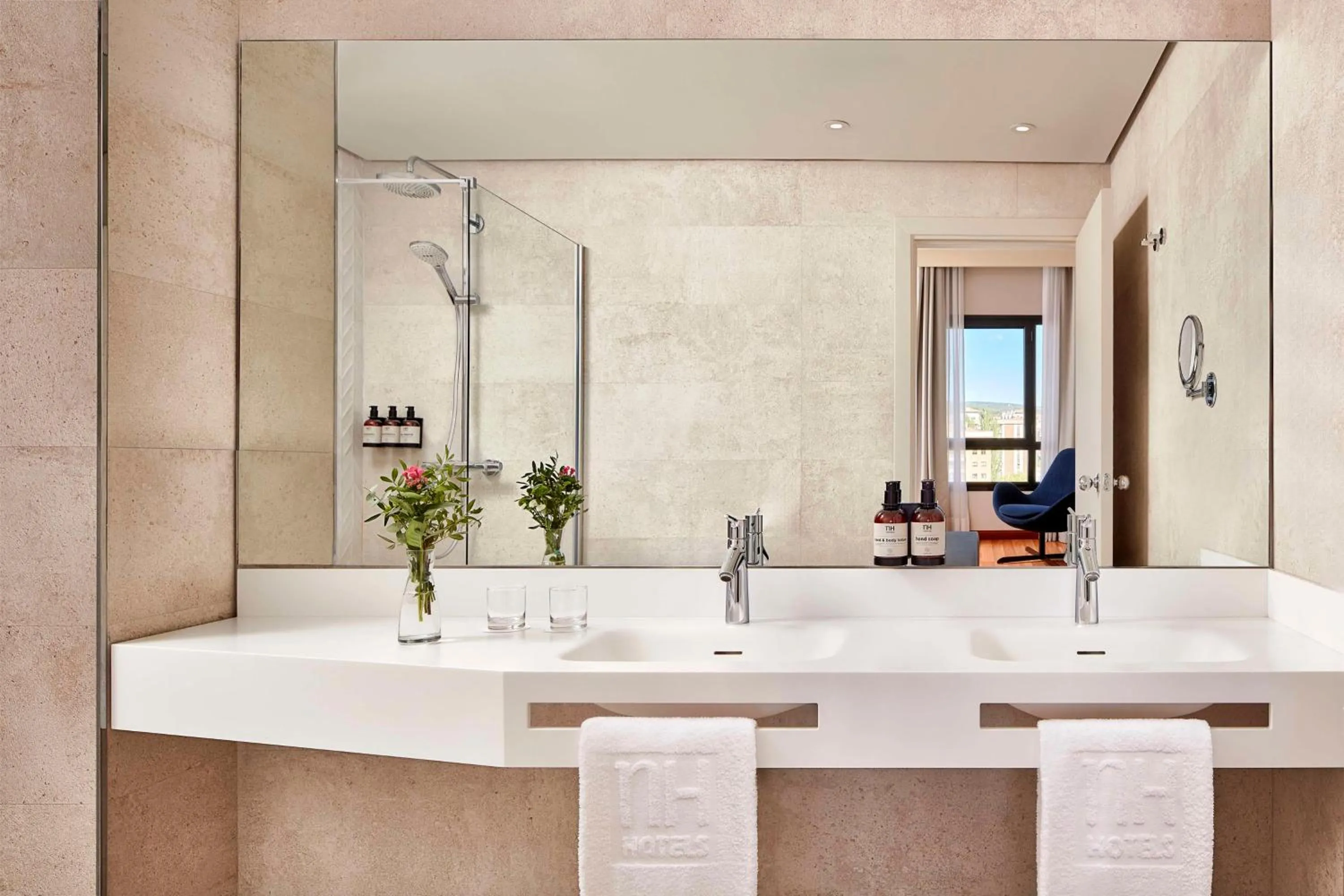 Bathroom in NH Ciudad de Cuenca