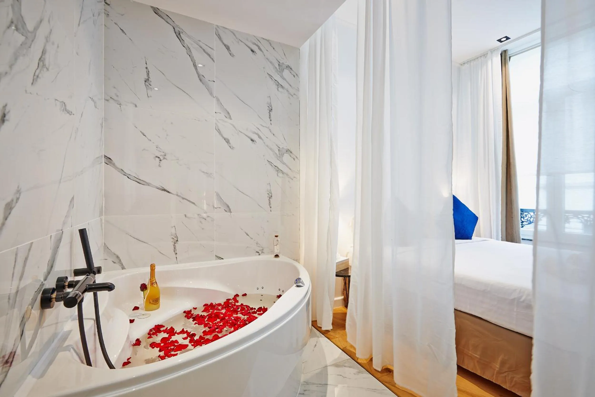 Bathroom in Hotel Les Ecrins