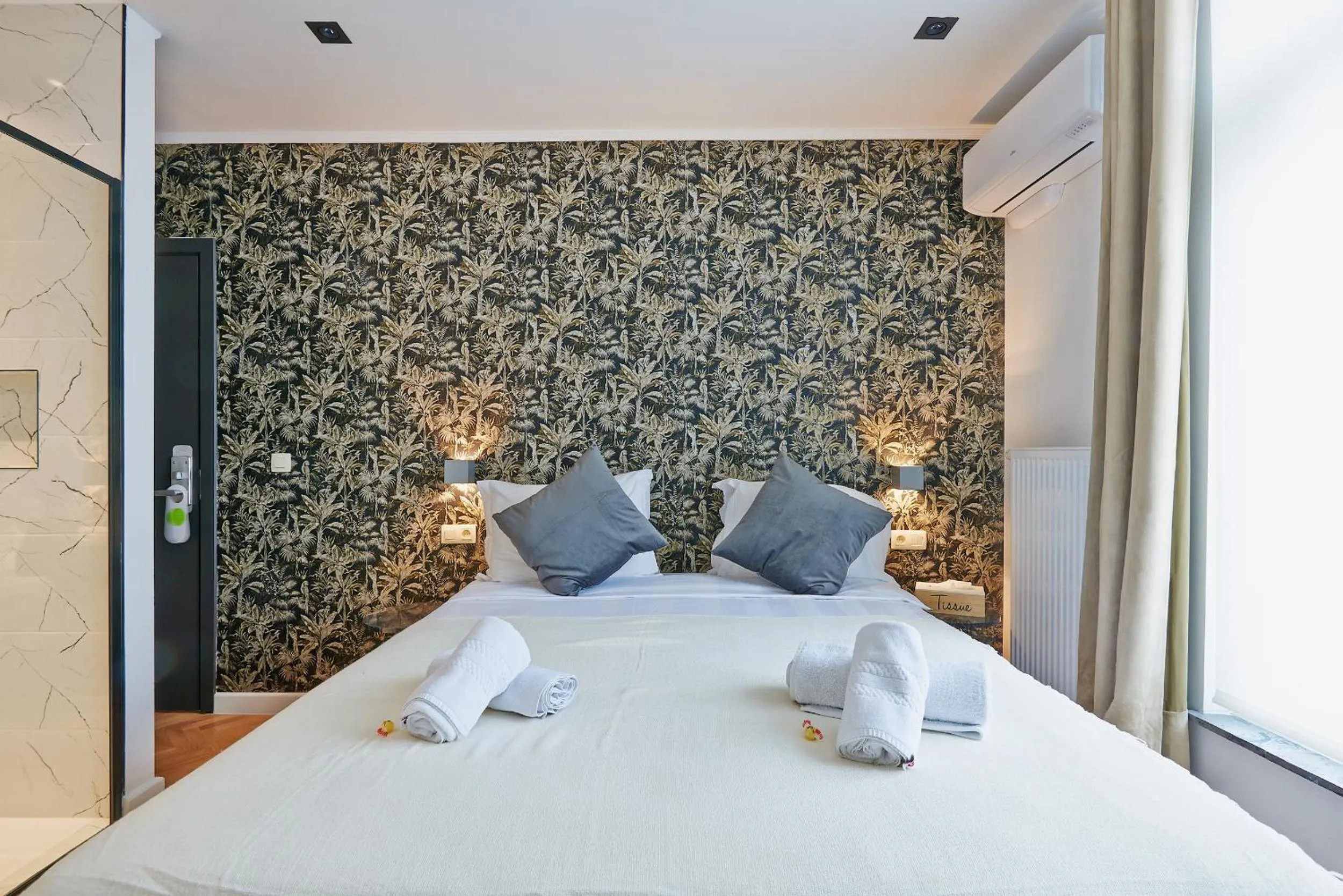 Bed in Hotel Les Ecrins