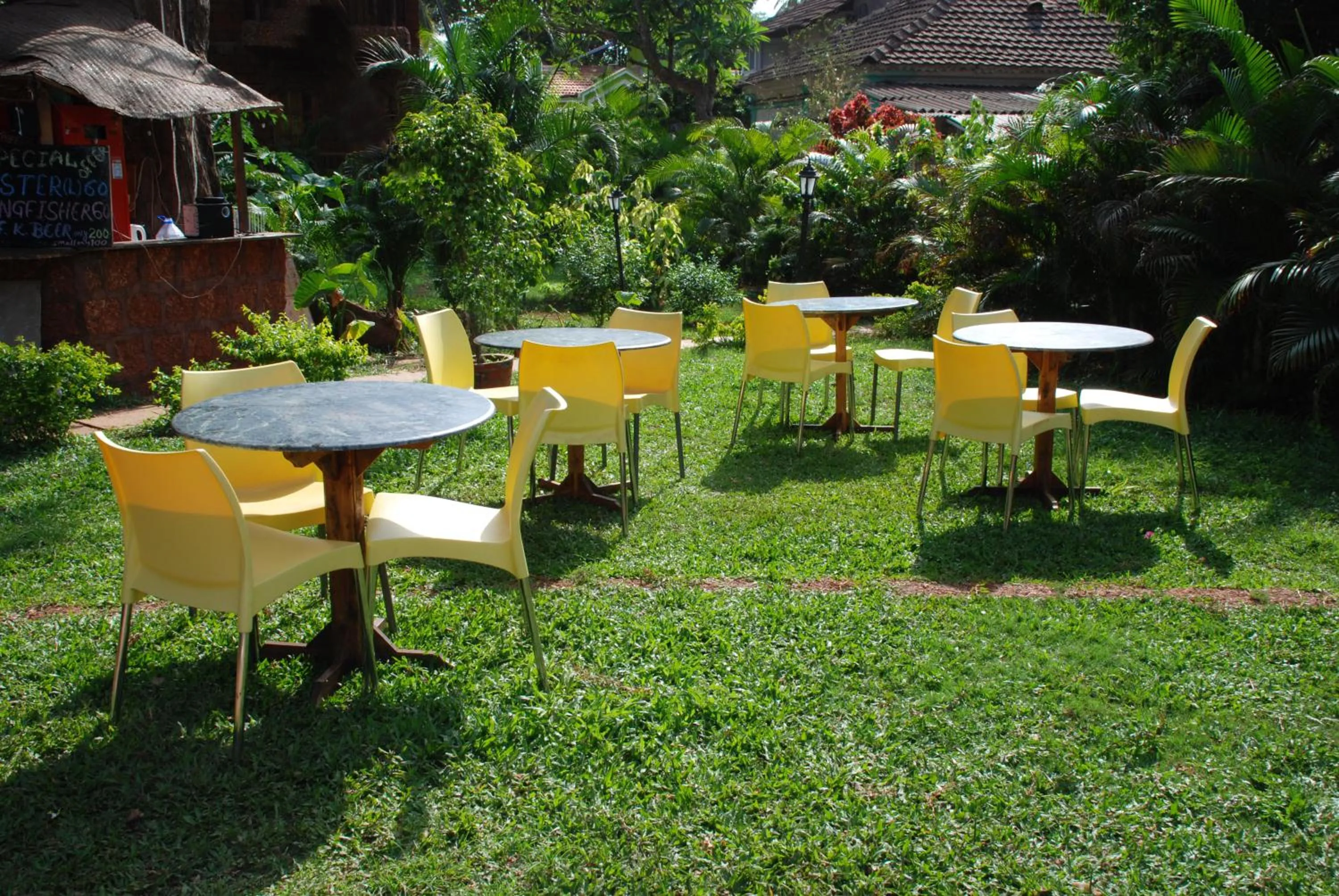 Restaurant/places to eat in Sea Breeze Beach, Calangute, Goa