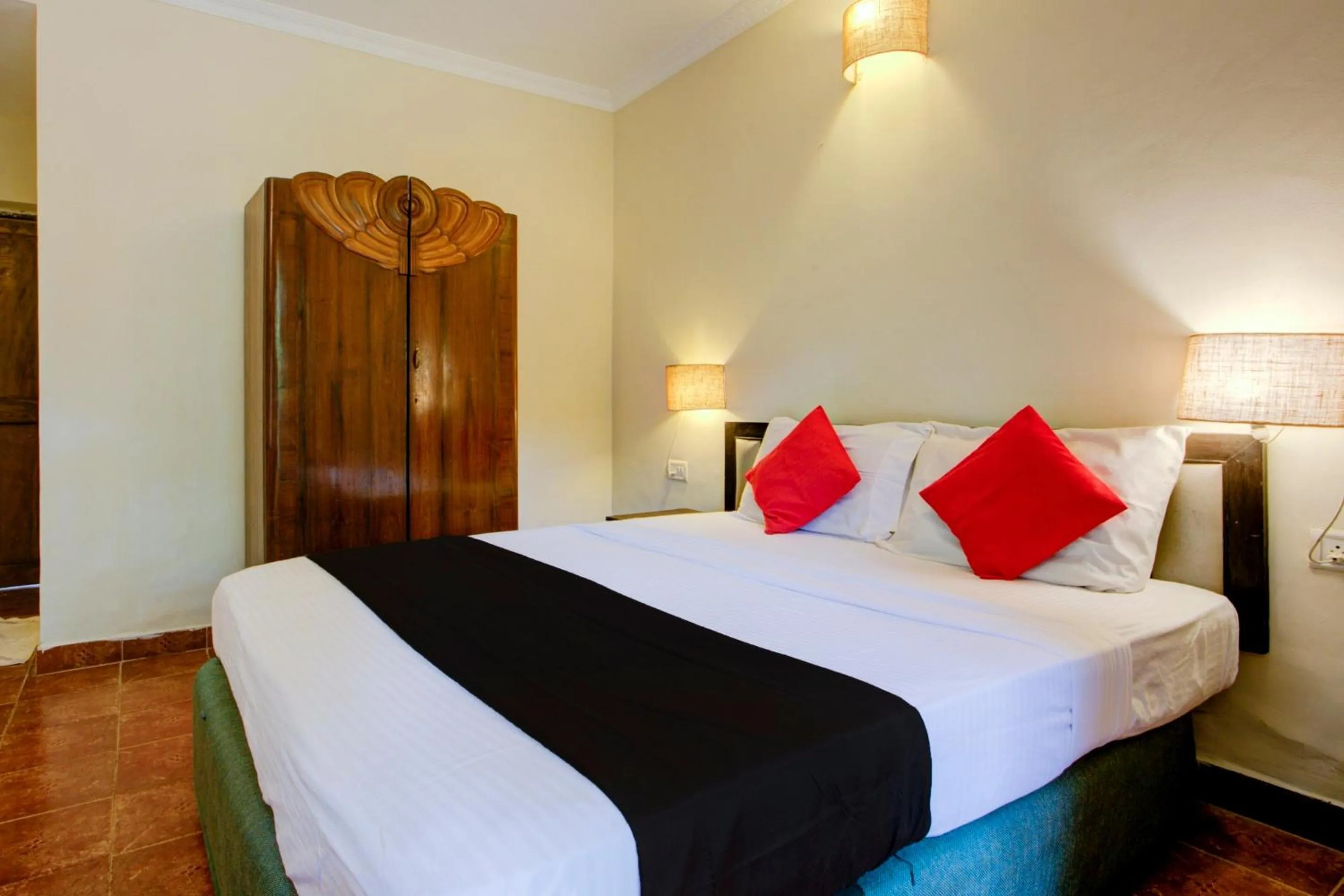 Bedroom, Bed in Sea Breeze Beach, Calangute, Goa