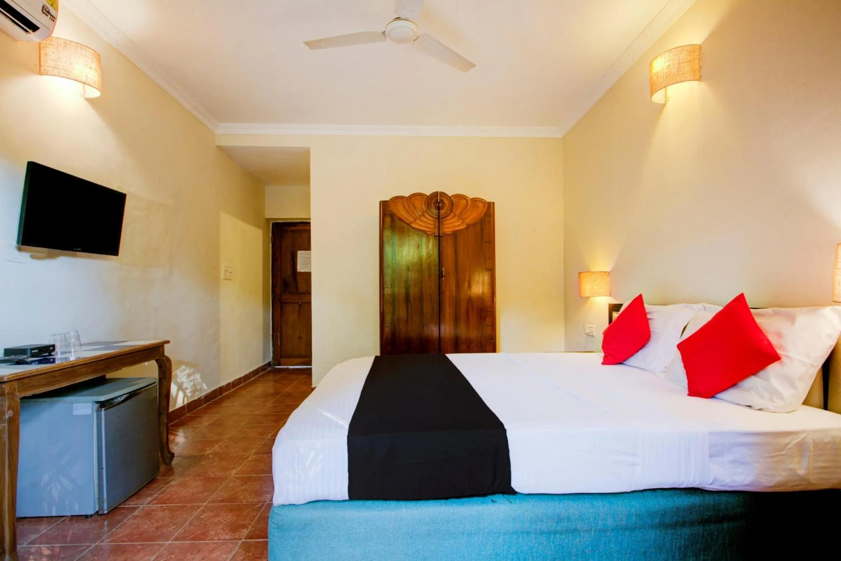 Bedroom, Bed in Sea Breeze Beach, Calangute, Goa