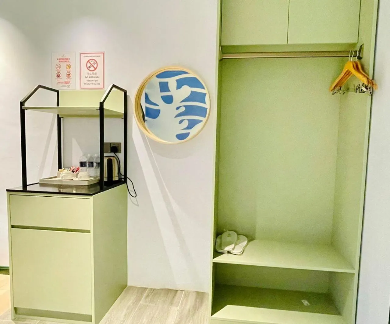 minibar in Wing Tat Grand Hotel