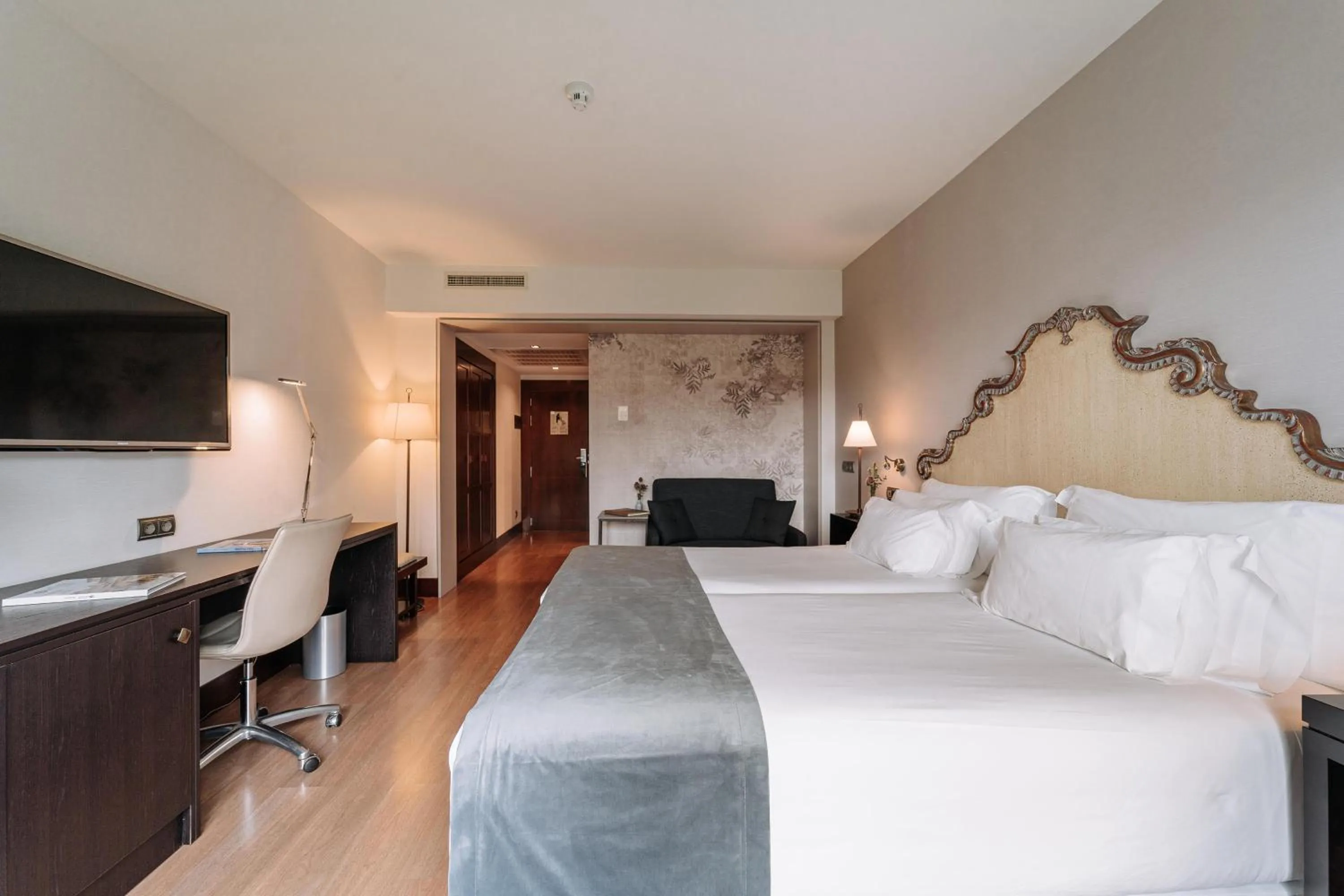 Bedroom, Bed in Palacio de Aviles Affiliated By Melia