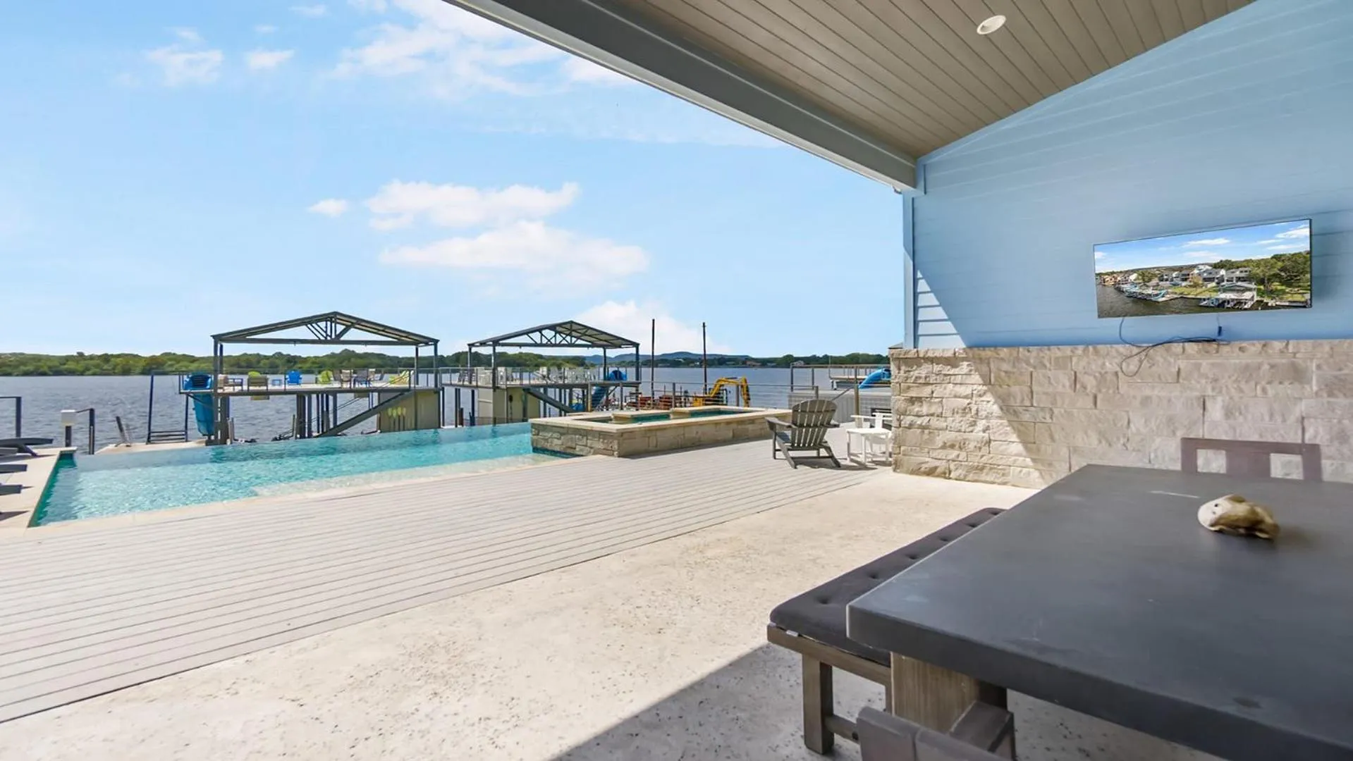 Luxury Waterfront Pool Hot Tub Boat Slips