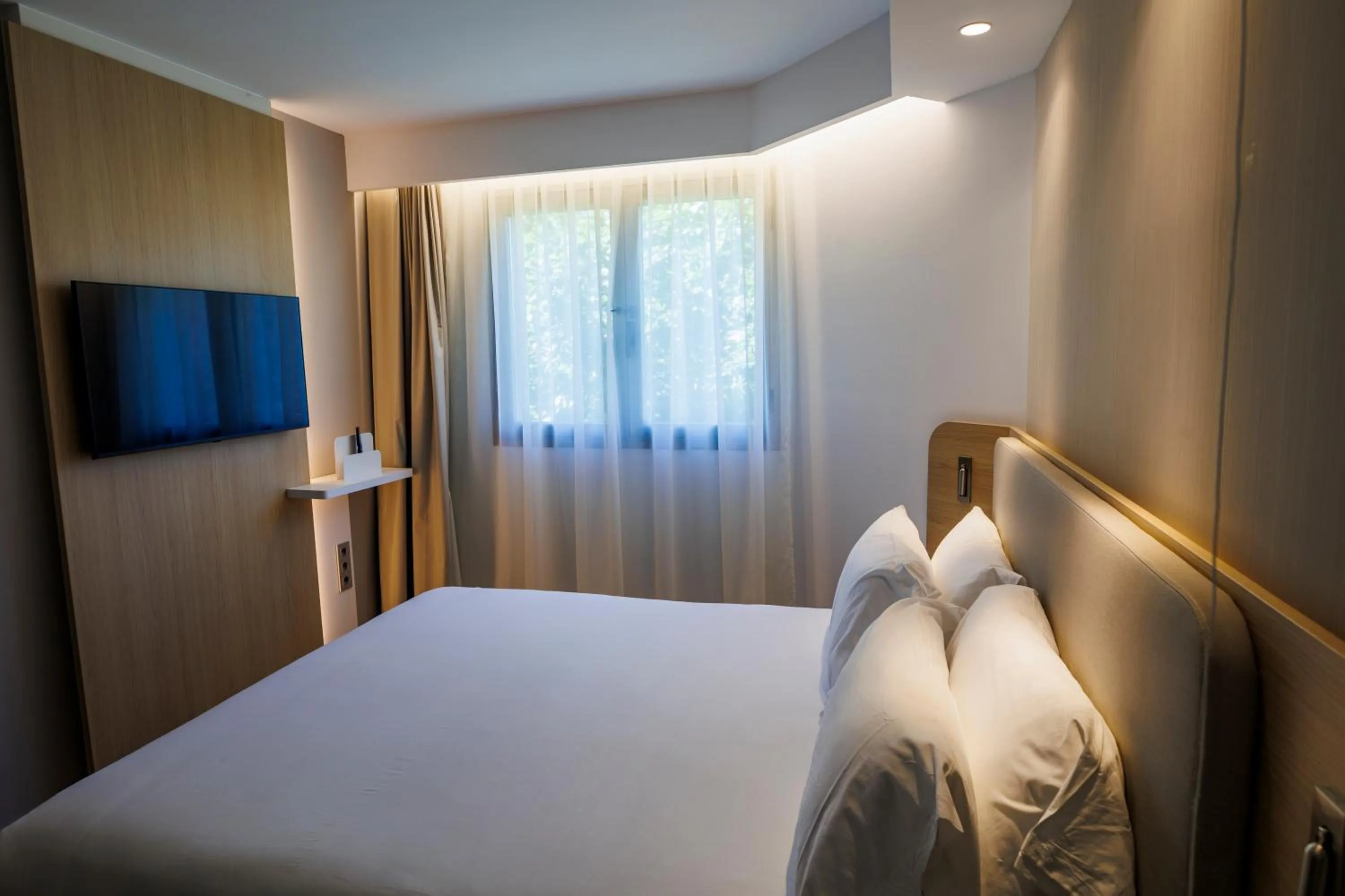 Bed in Hotel Logroño Parque