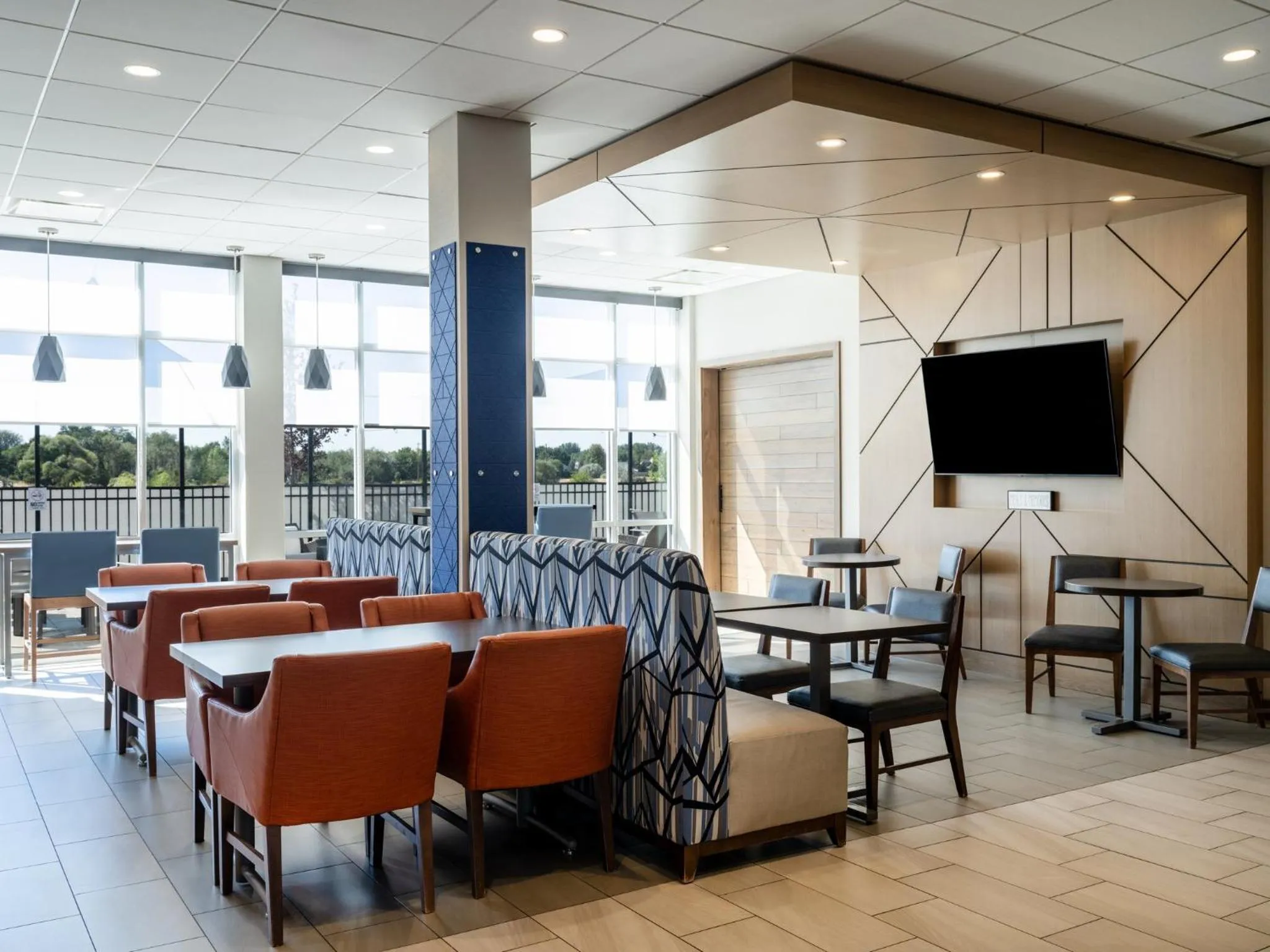 Breakfast in Holiday Inn Express & Suites - Meridian - Boise West by IHG