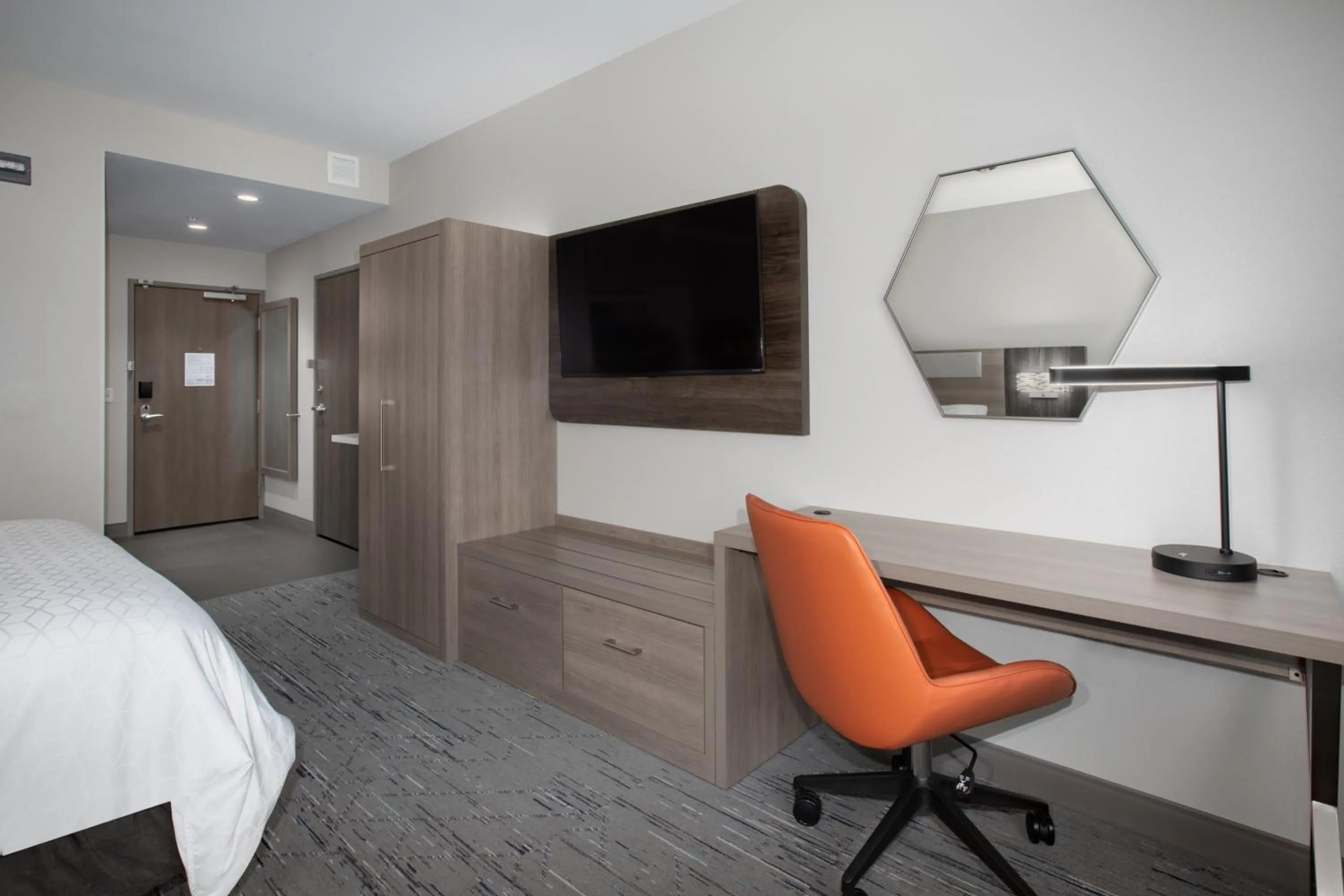 TV and multimedia, Bed in Holiday Inn Express & Suites - Meridian - Boise West by IHG