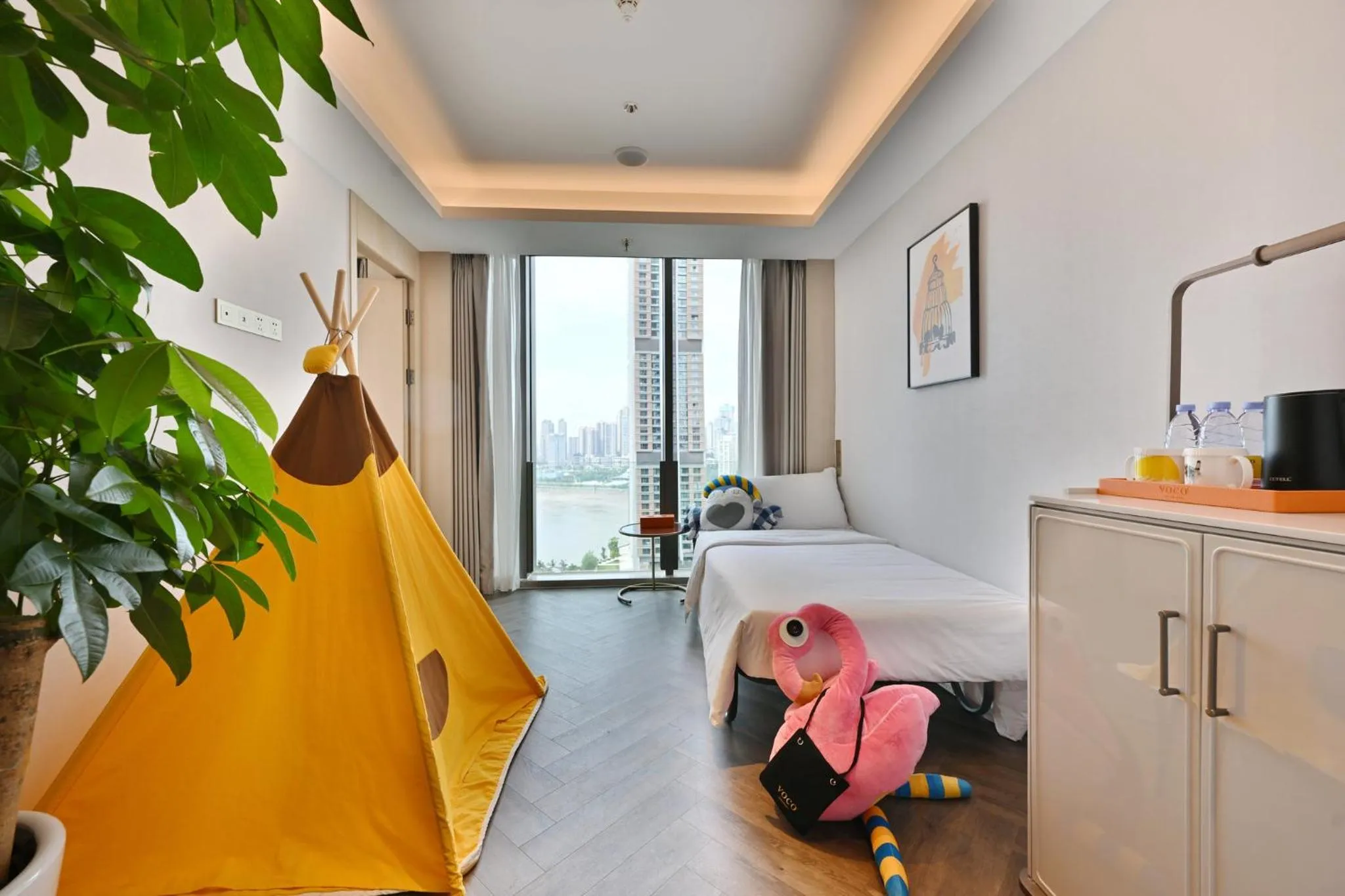 Photo of the whole room in Voco Chongqing Chaotianmen