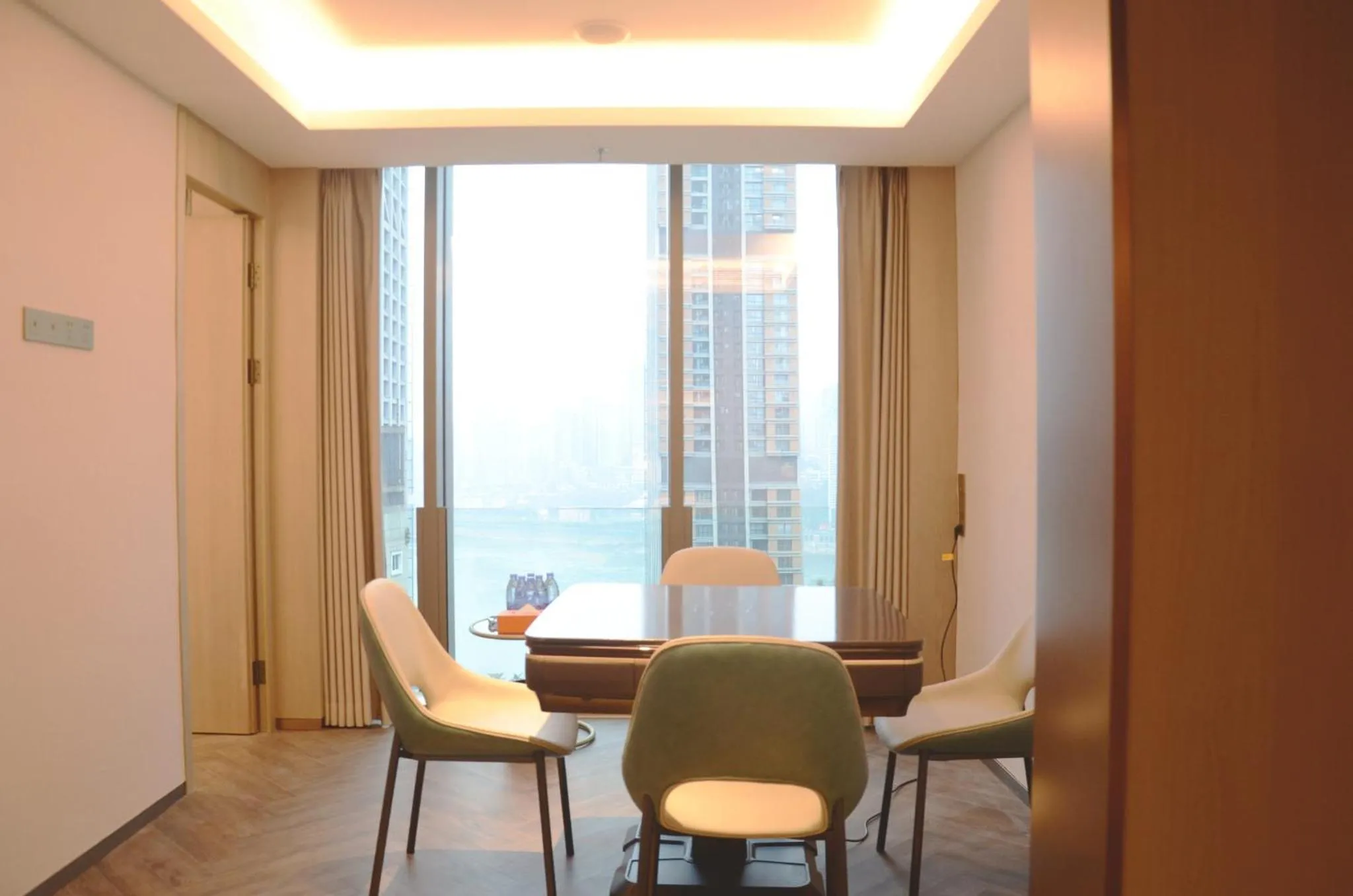 Photo of the whole room in Voco Chongqing Chaotianmen