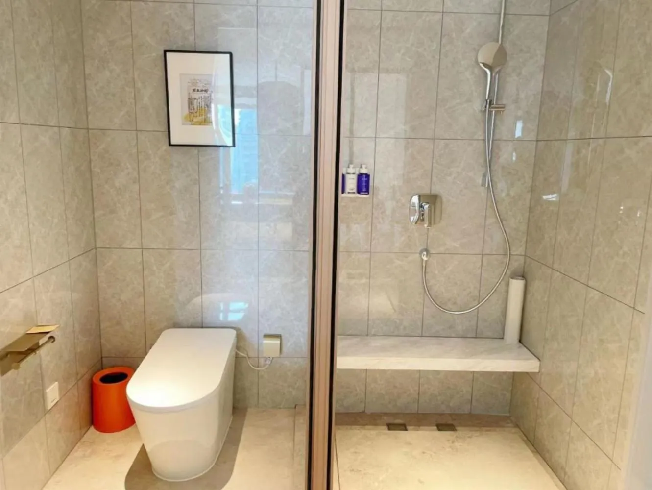 Toilet in Voco Chongqing Chaotianmen