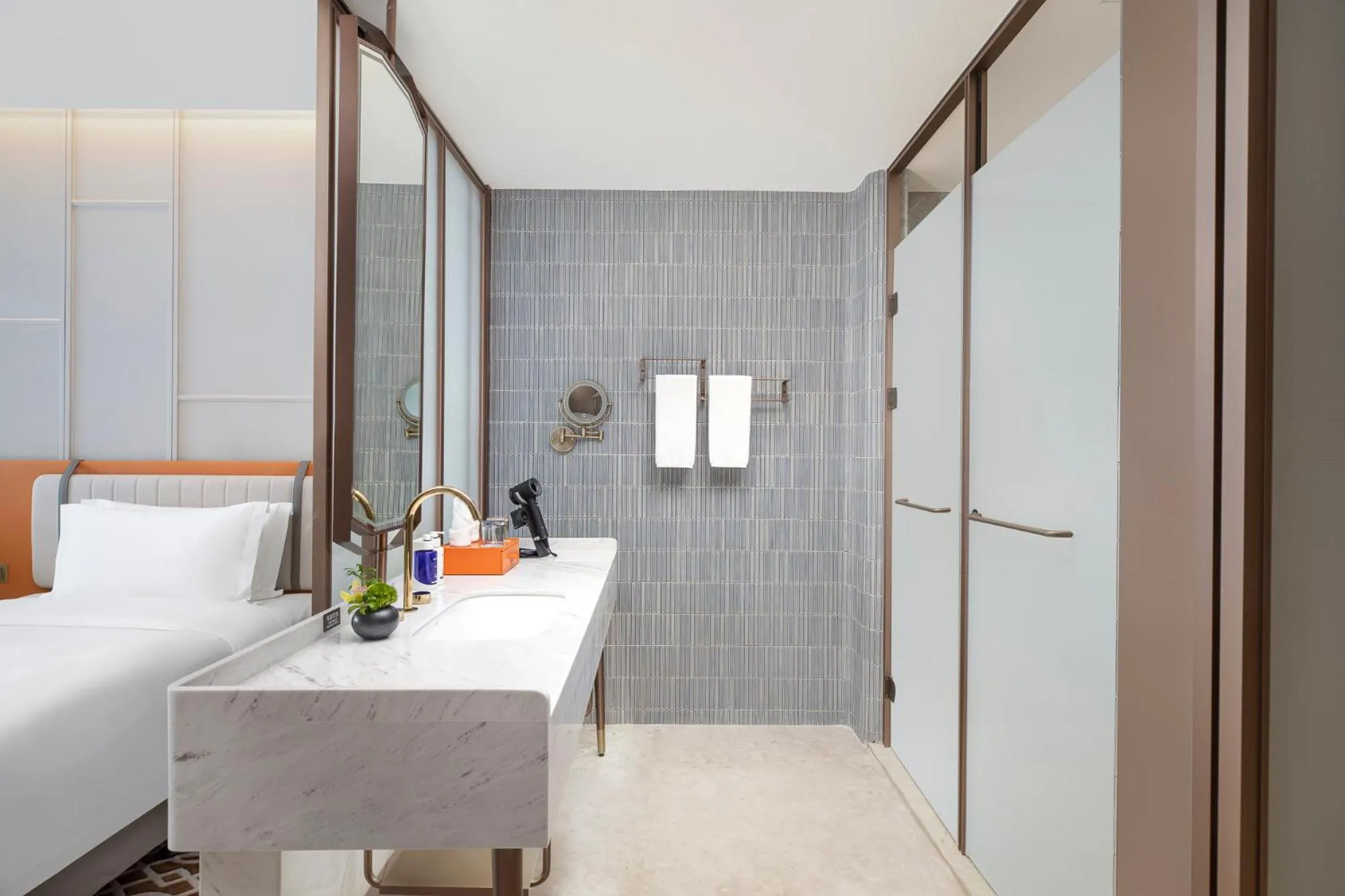 Shower, Bed in Voco Chongqing Chaotianmen