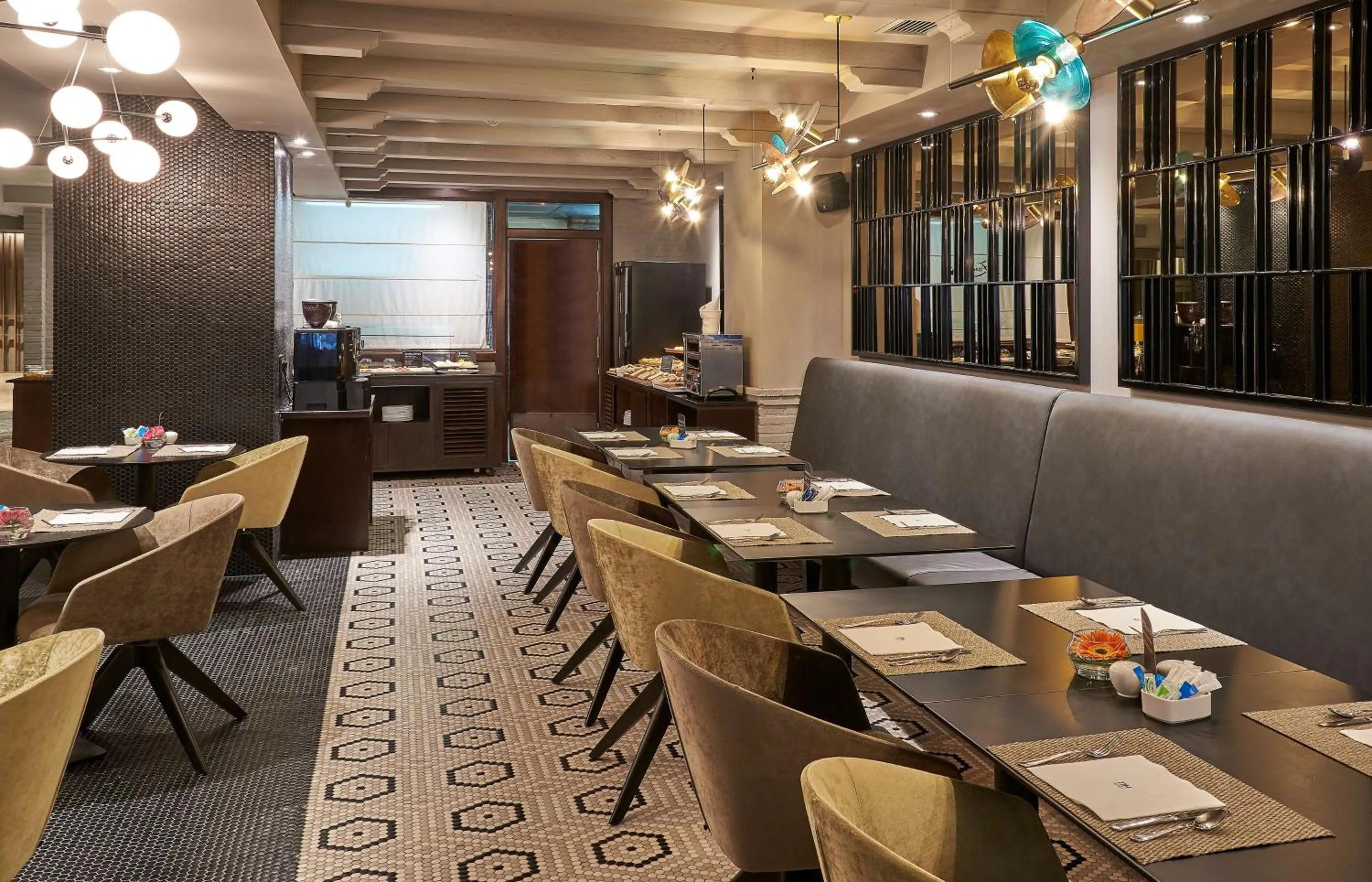 Restaurant/places to eat in NH Logroño Herencia Rioja