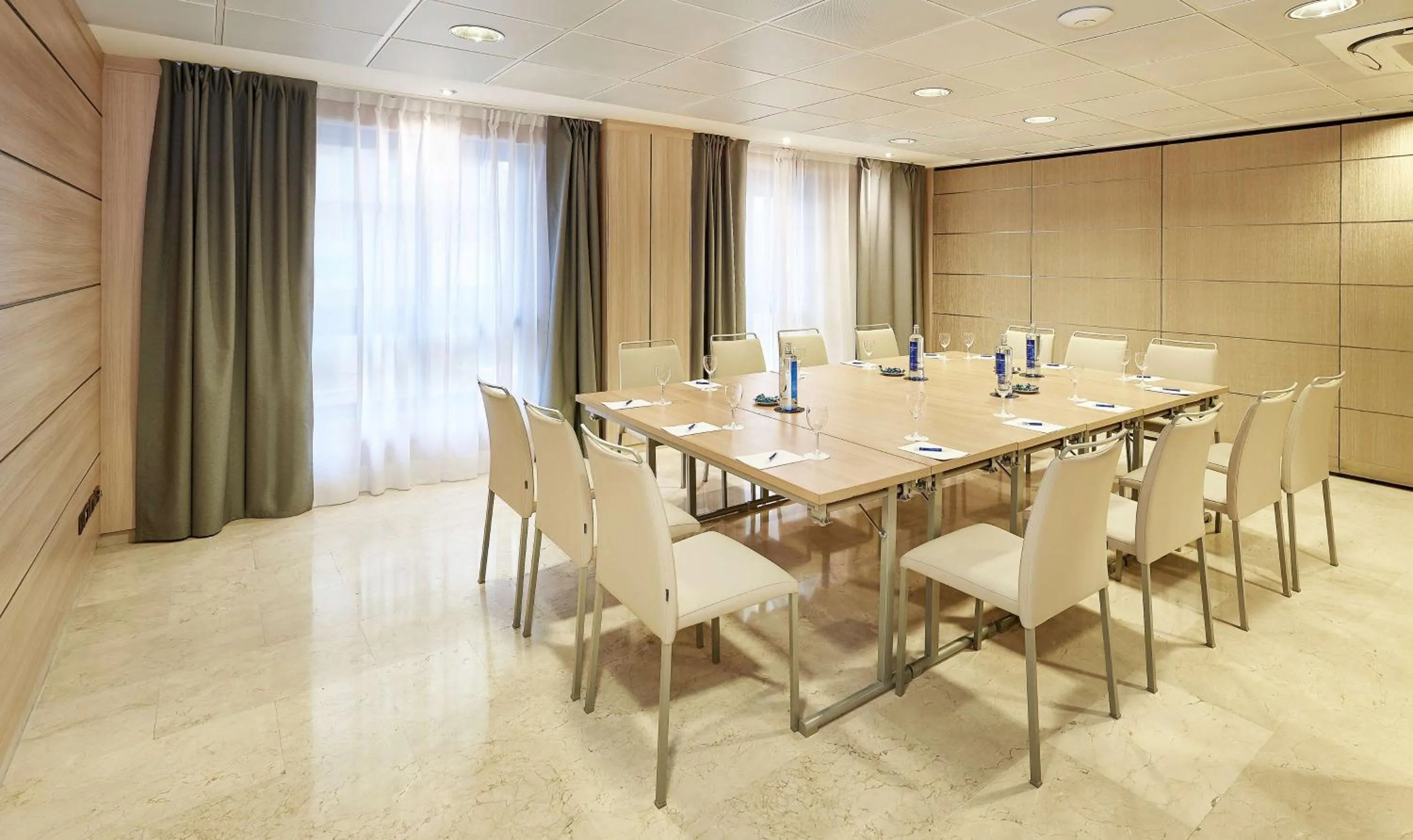 Meeting/conference room in NH Logroño Herencia Rioja