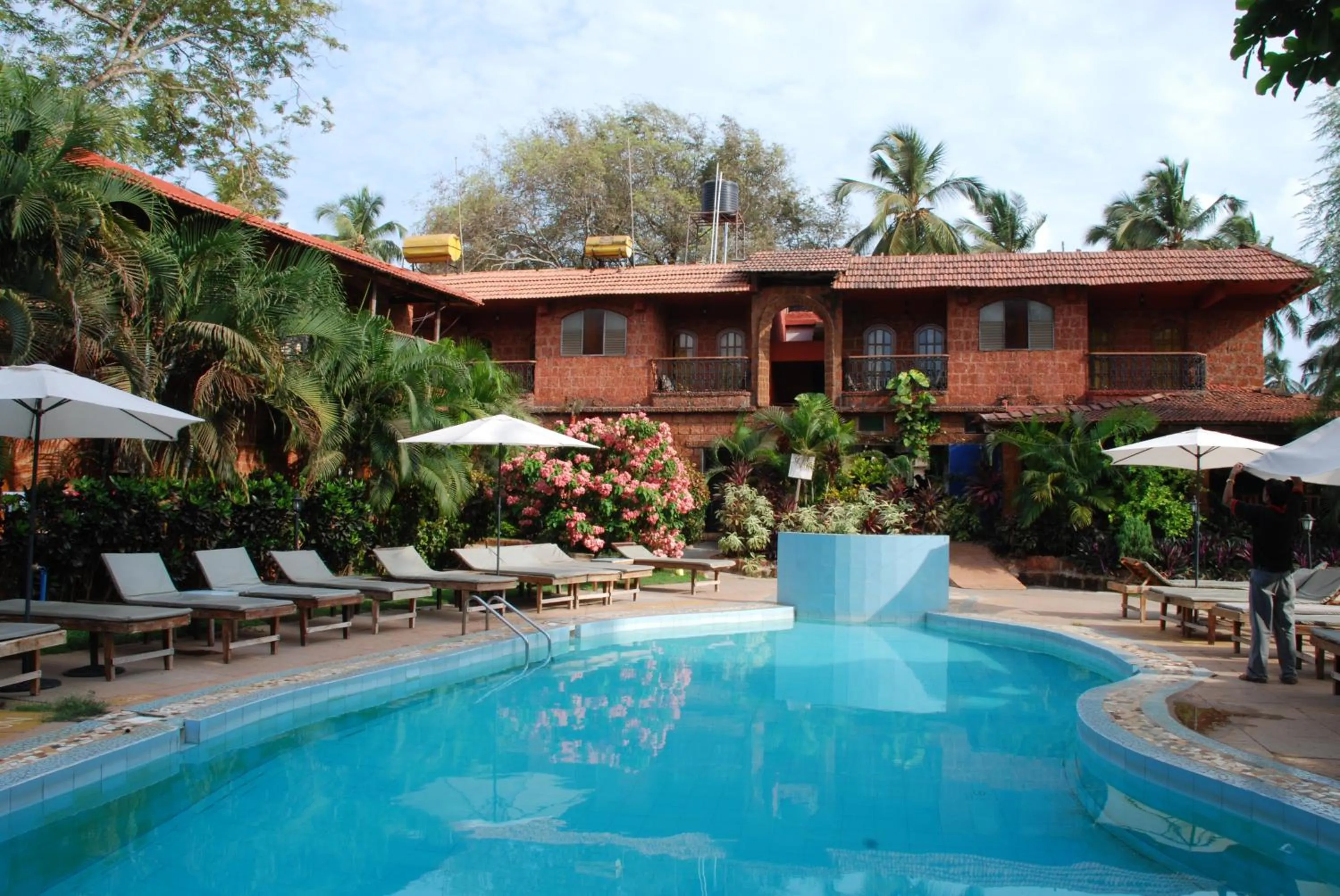 Swimming pool in Sea Breeze Beach Resort Candolim, Goa