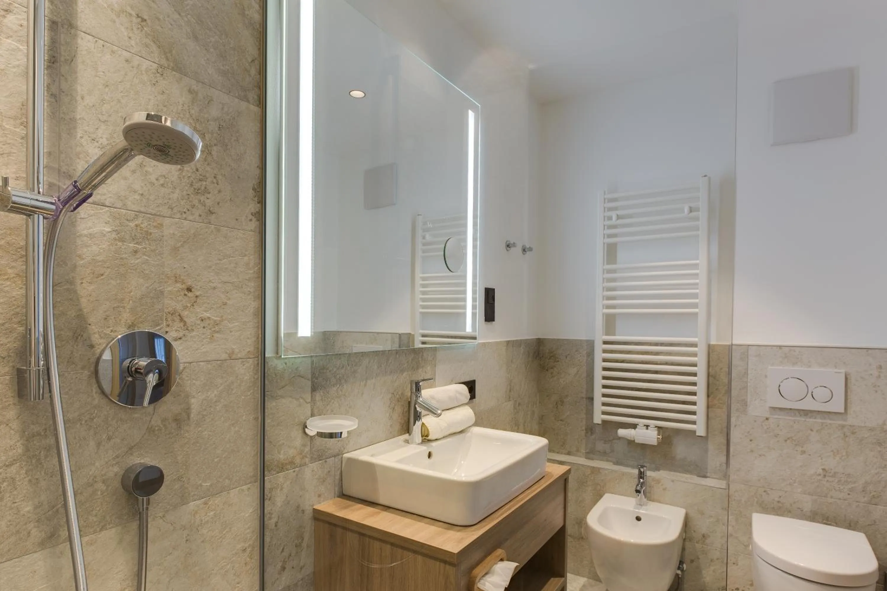 Shower in Residence Magdalena