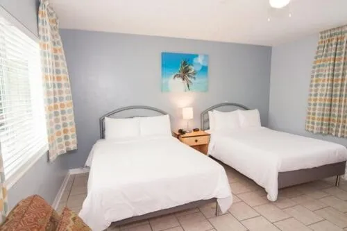 Bedroom, Bed in Great Escape Apartments By Lowkl