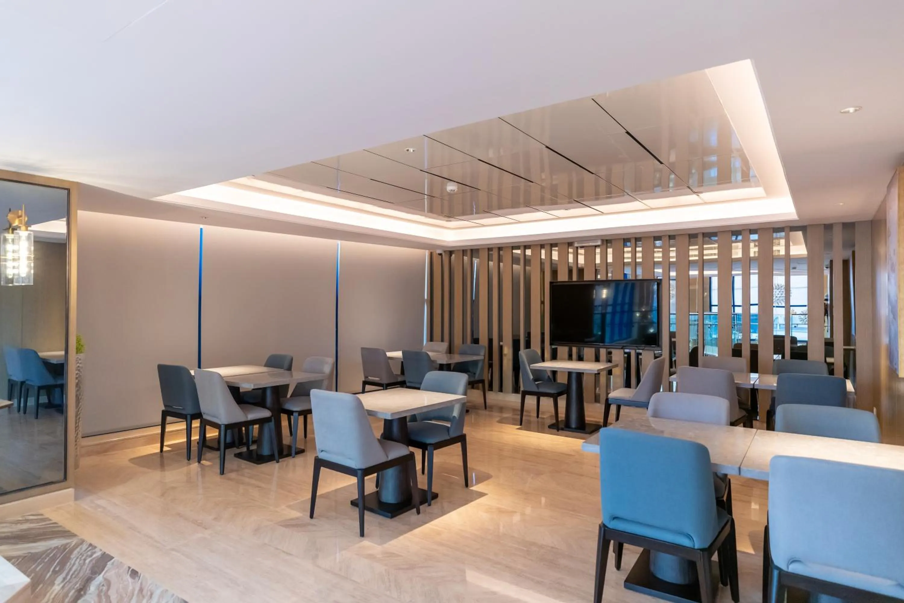 Restaurant/places to eat in Aber City Center