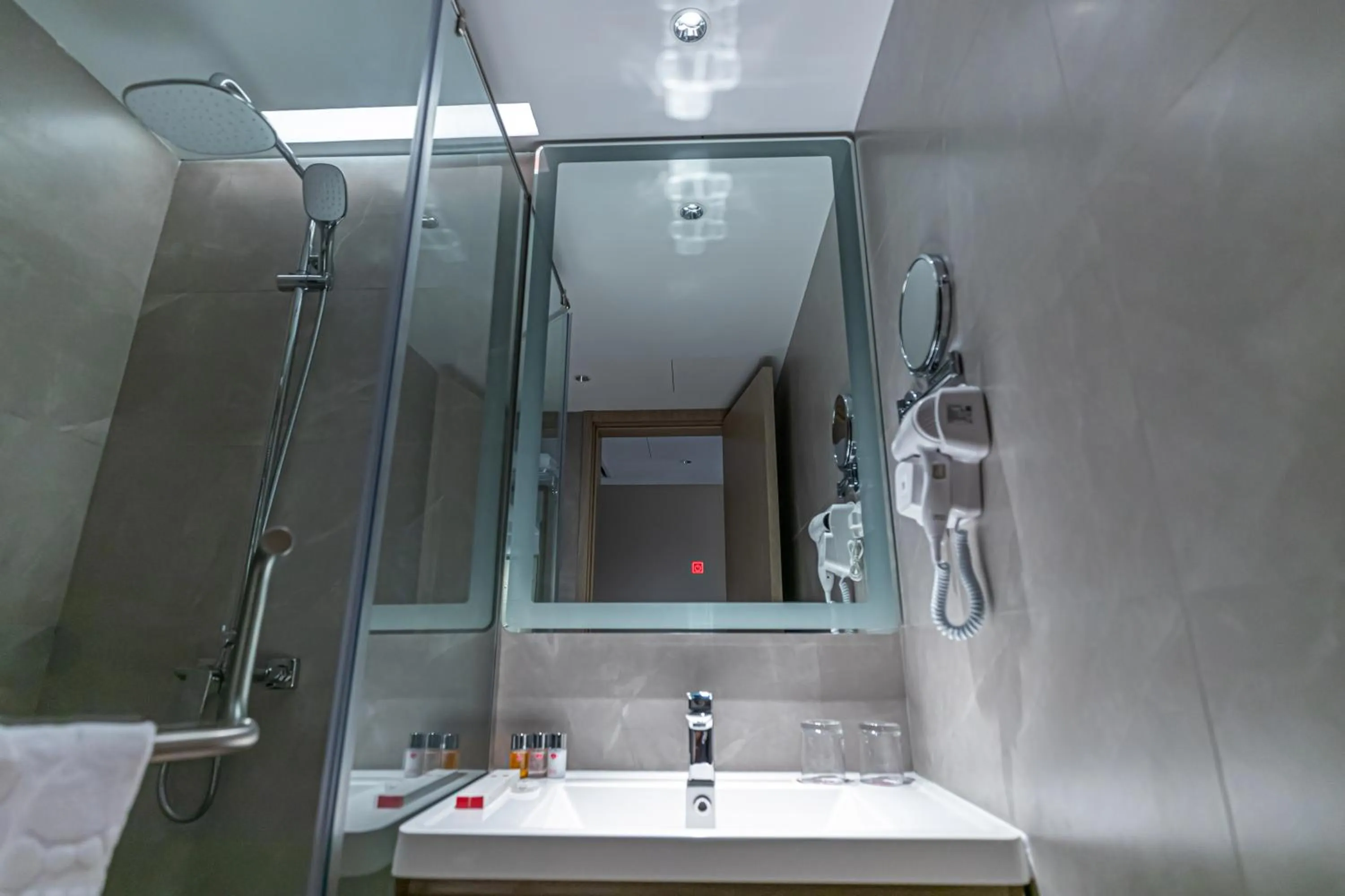 Shower in Aber City Center