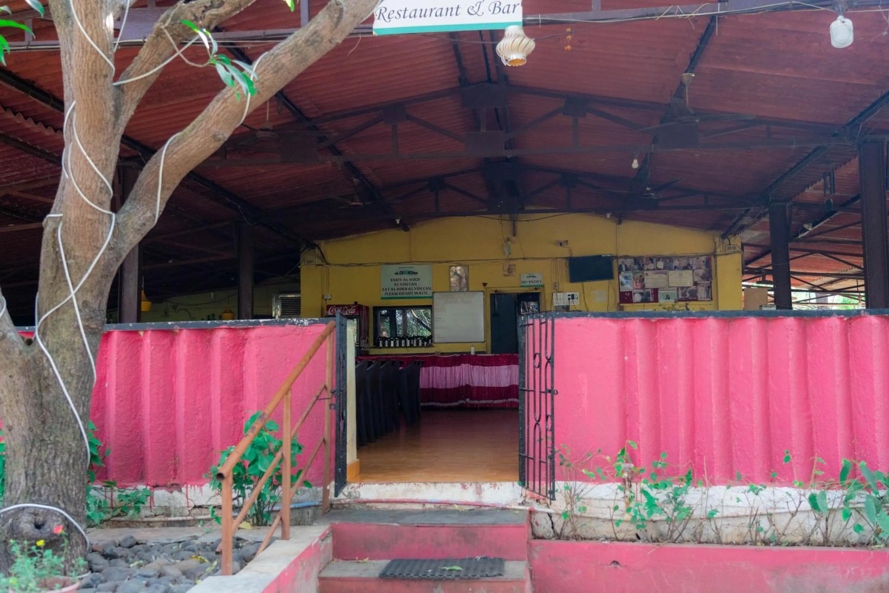 Restaurant/places to eat in Wild Camp- The Nature Resort