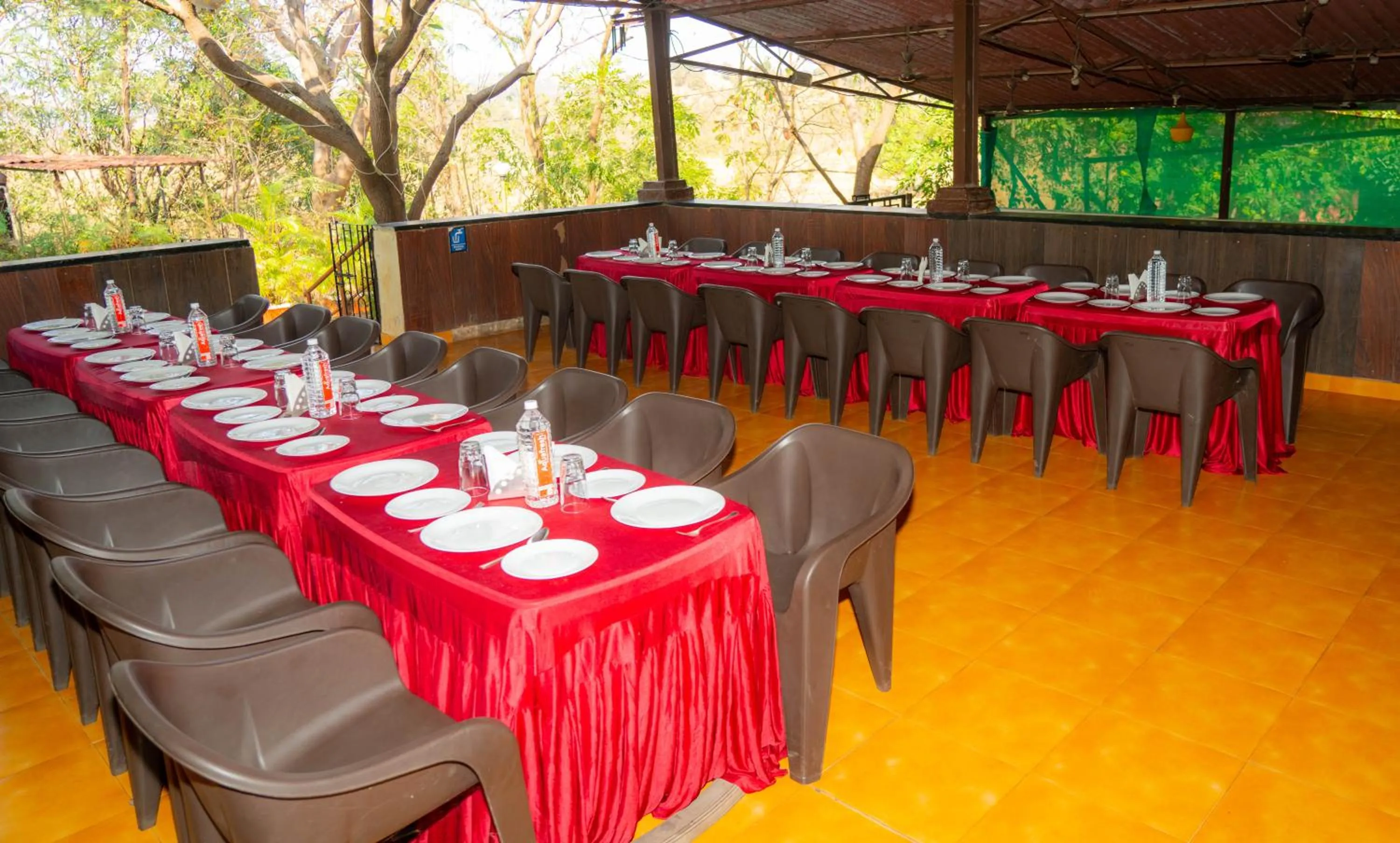 Restaurant/places to eat in Wild Camp- The Nature Resort