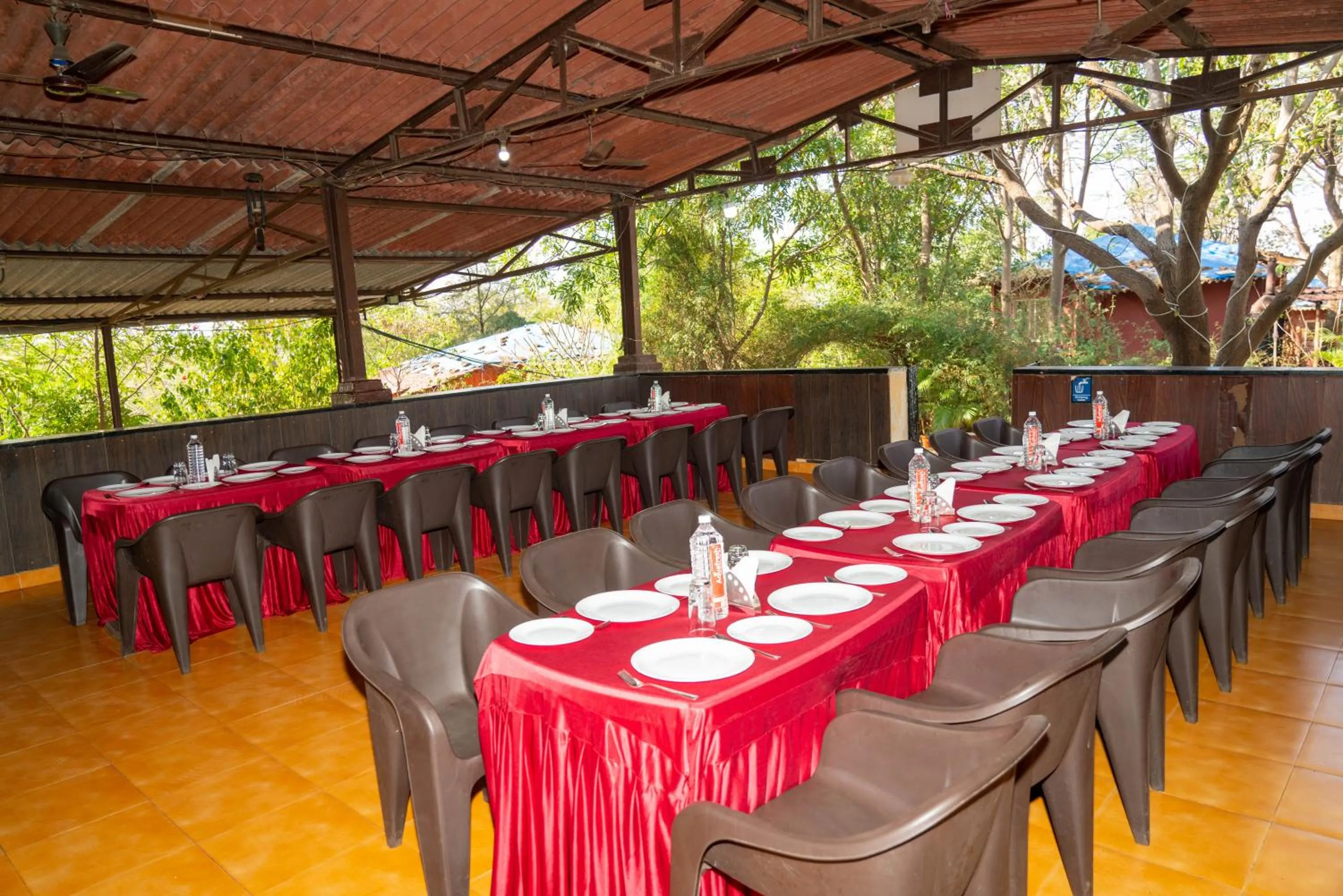 Restaurant/places to eat in Wild Camp- The Nature Resort